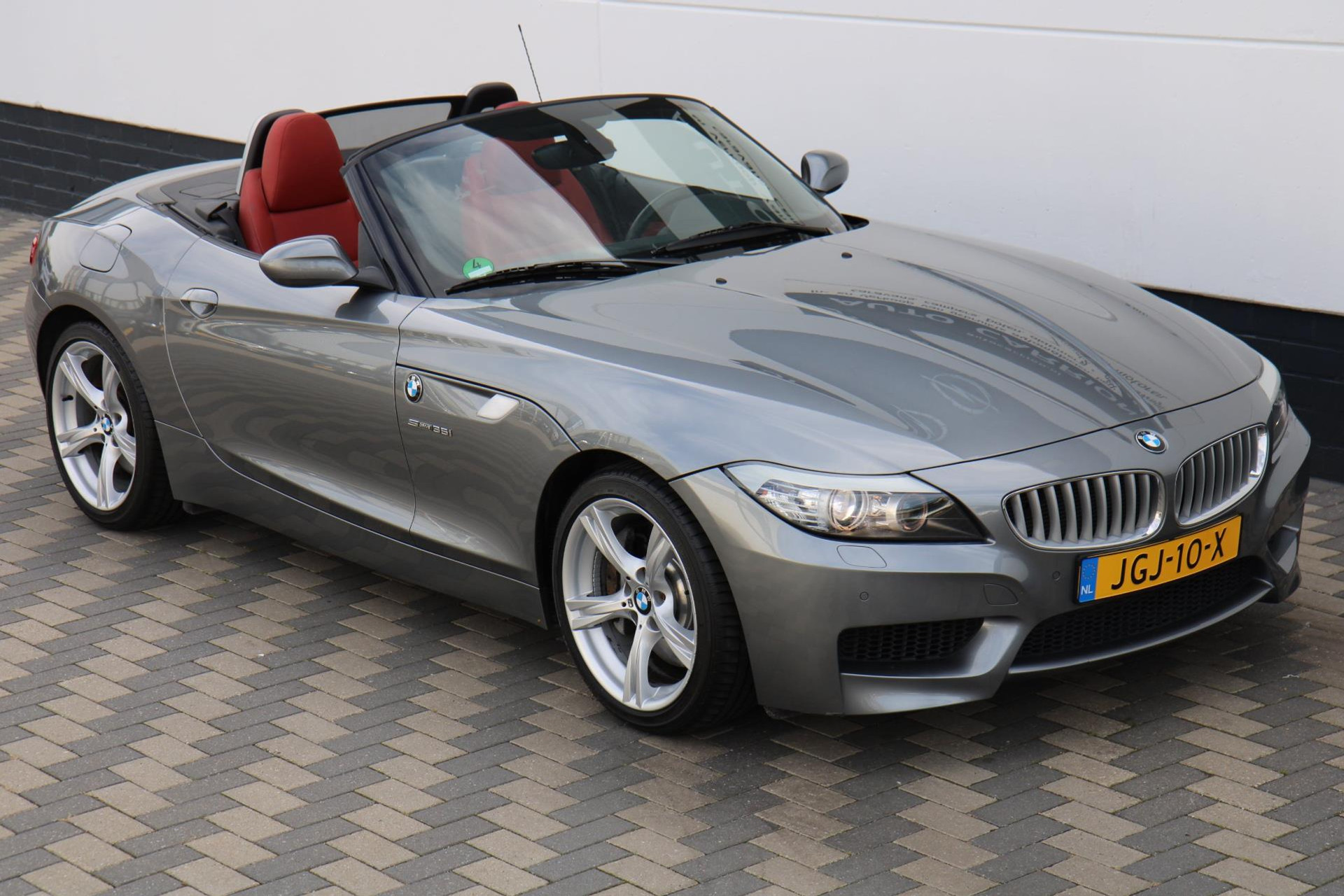 47147956-86.jpg