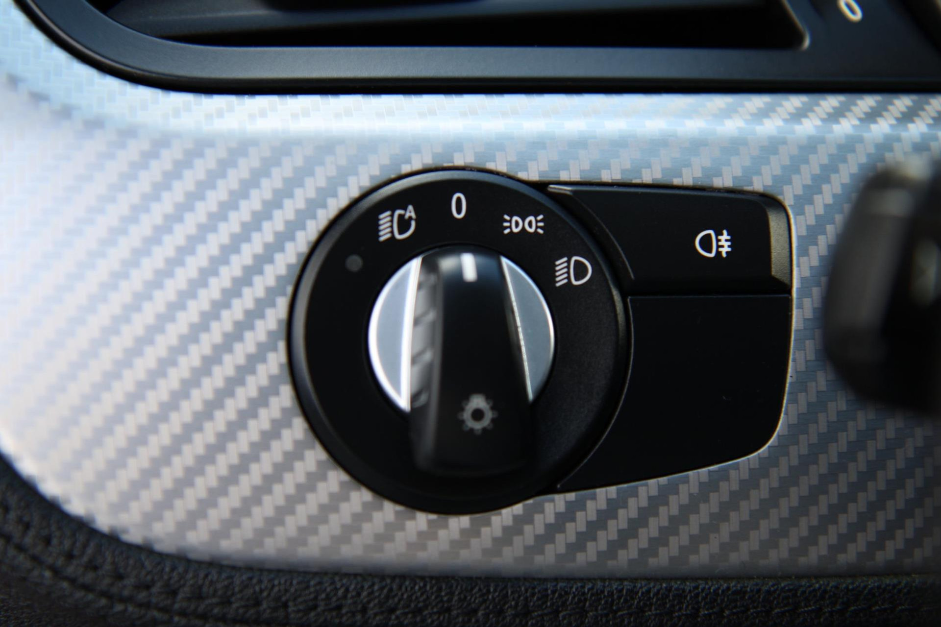 47494090-16.jpg