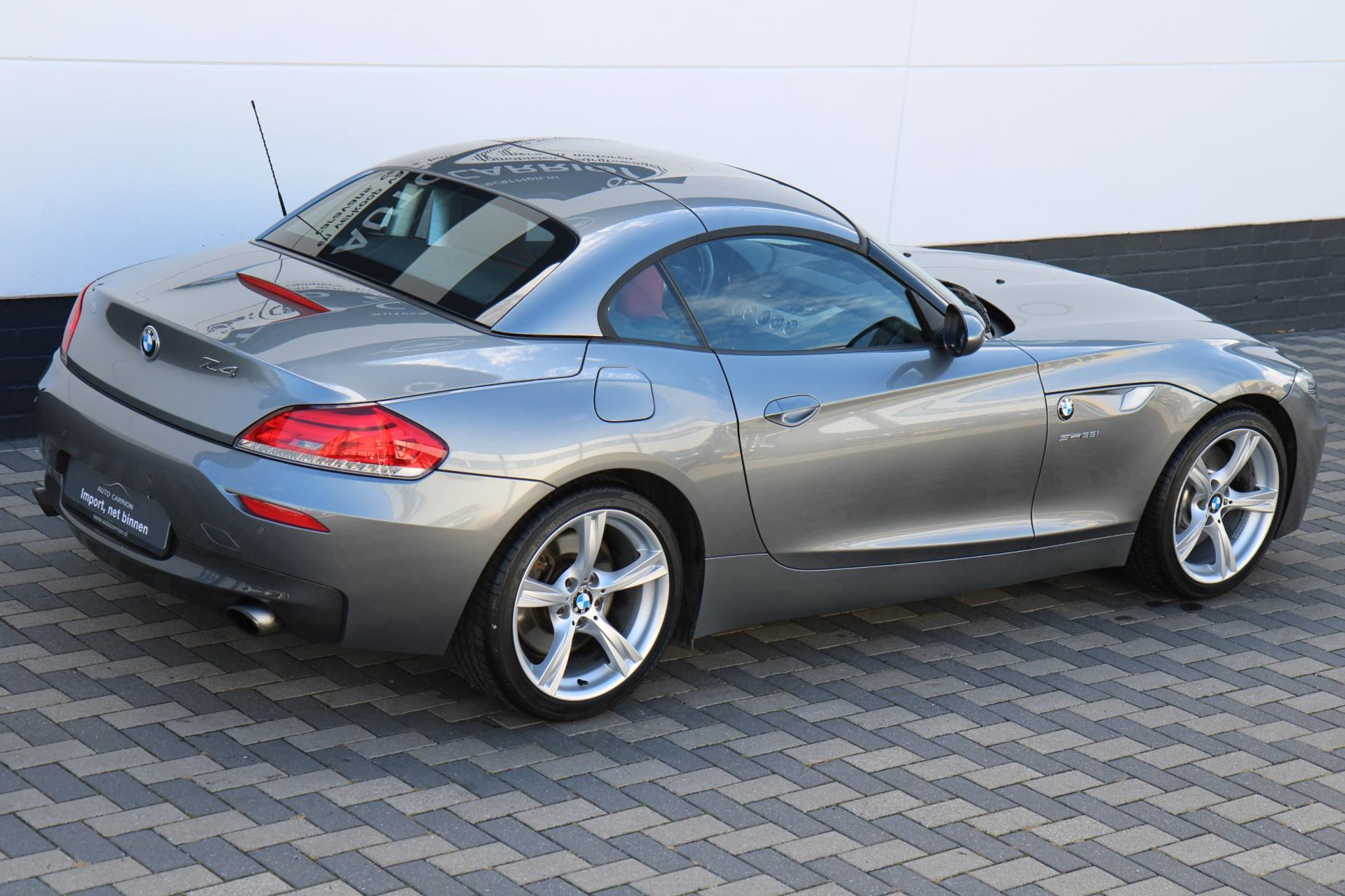 47494090-6.jpg