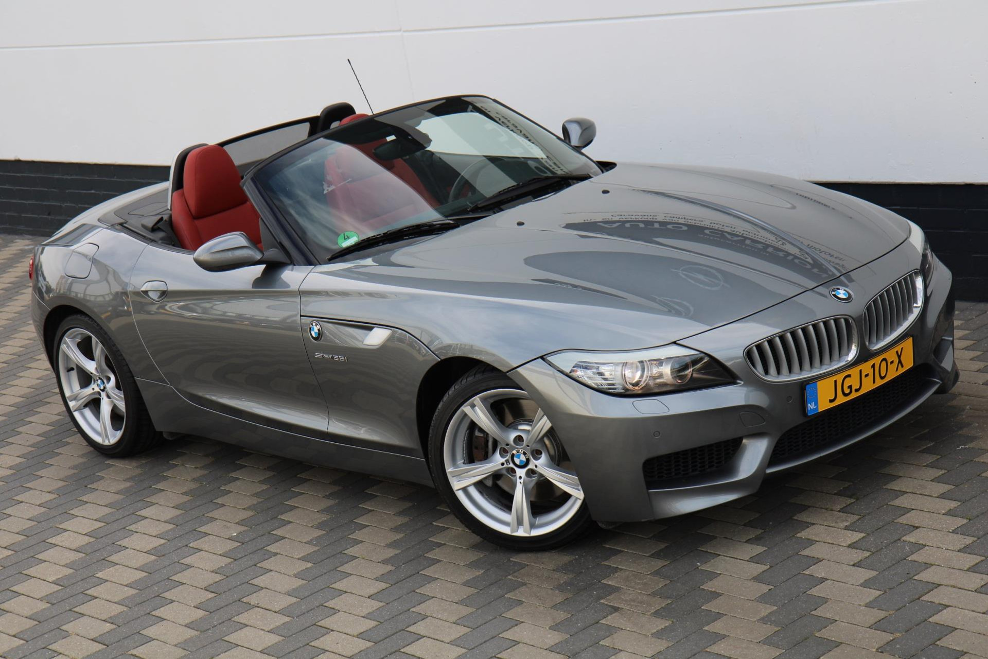 47494090-72.jpg