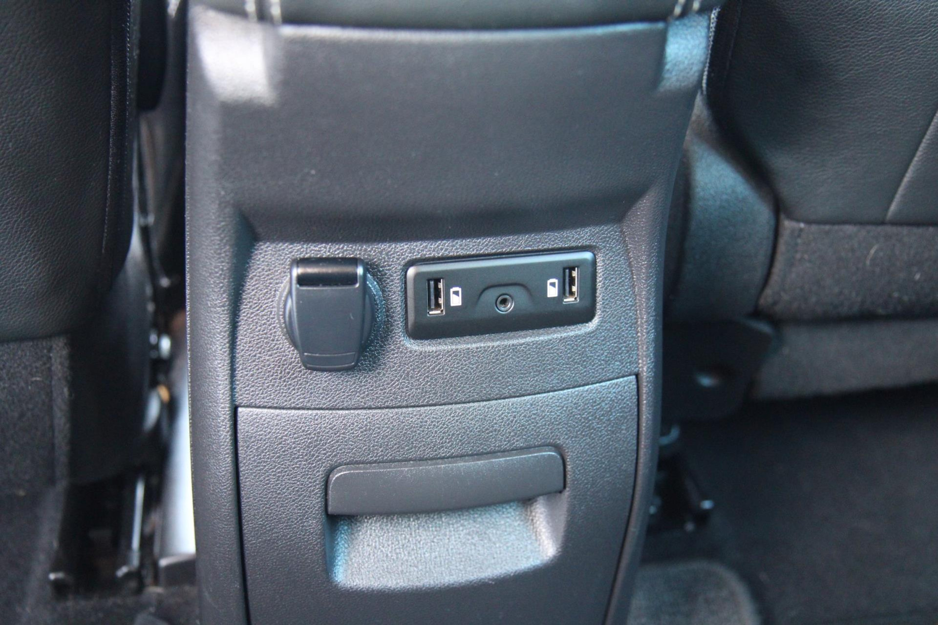47494194-64.jpg
