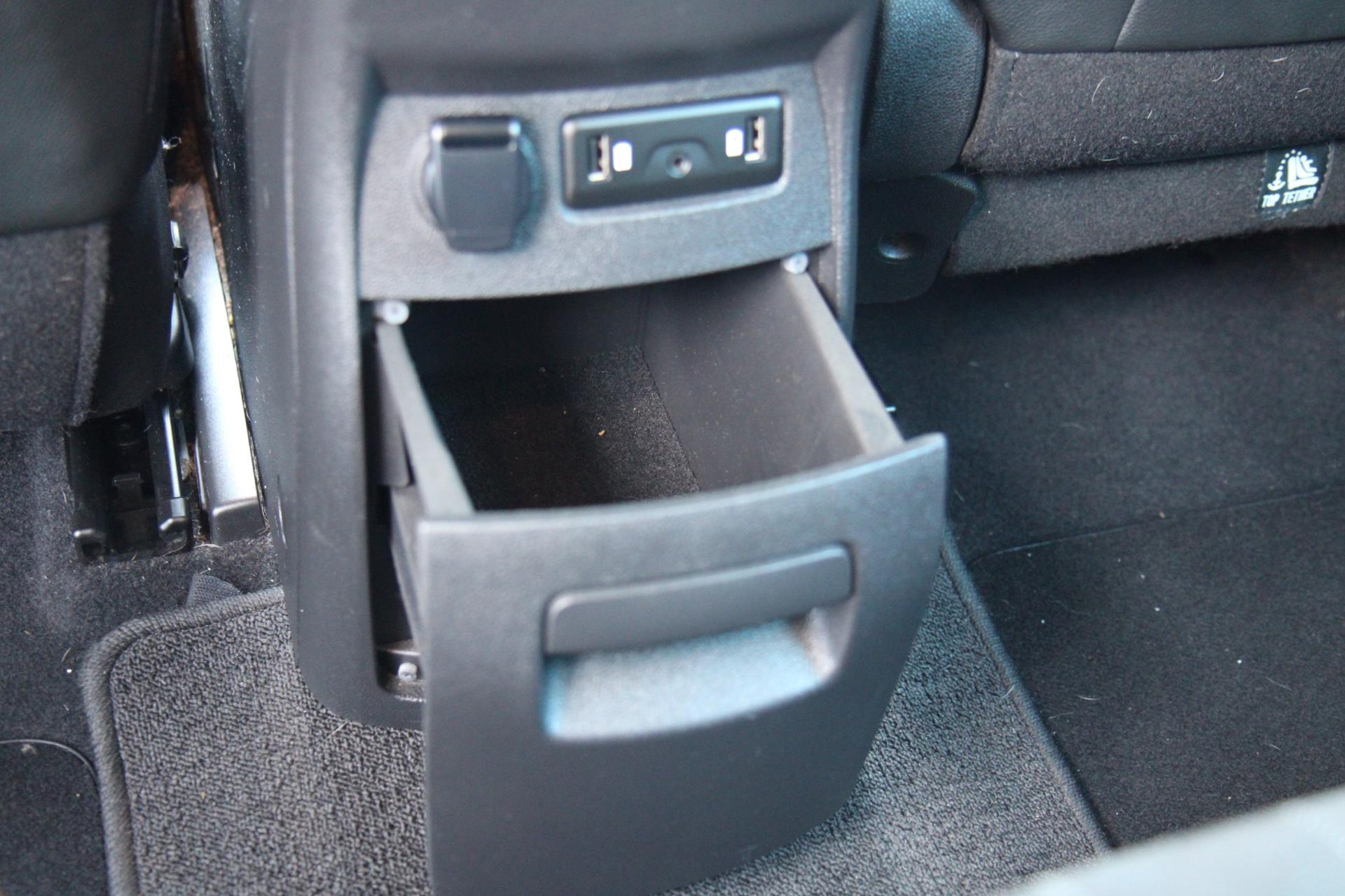 47494194-65.jpg