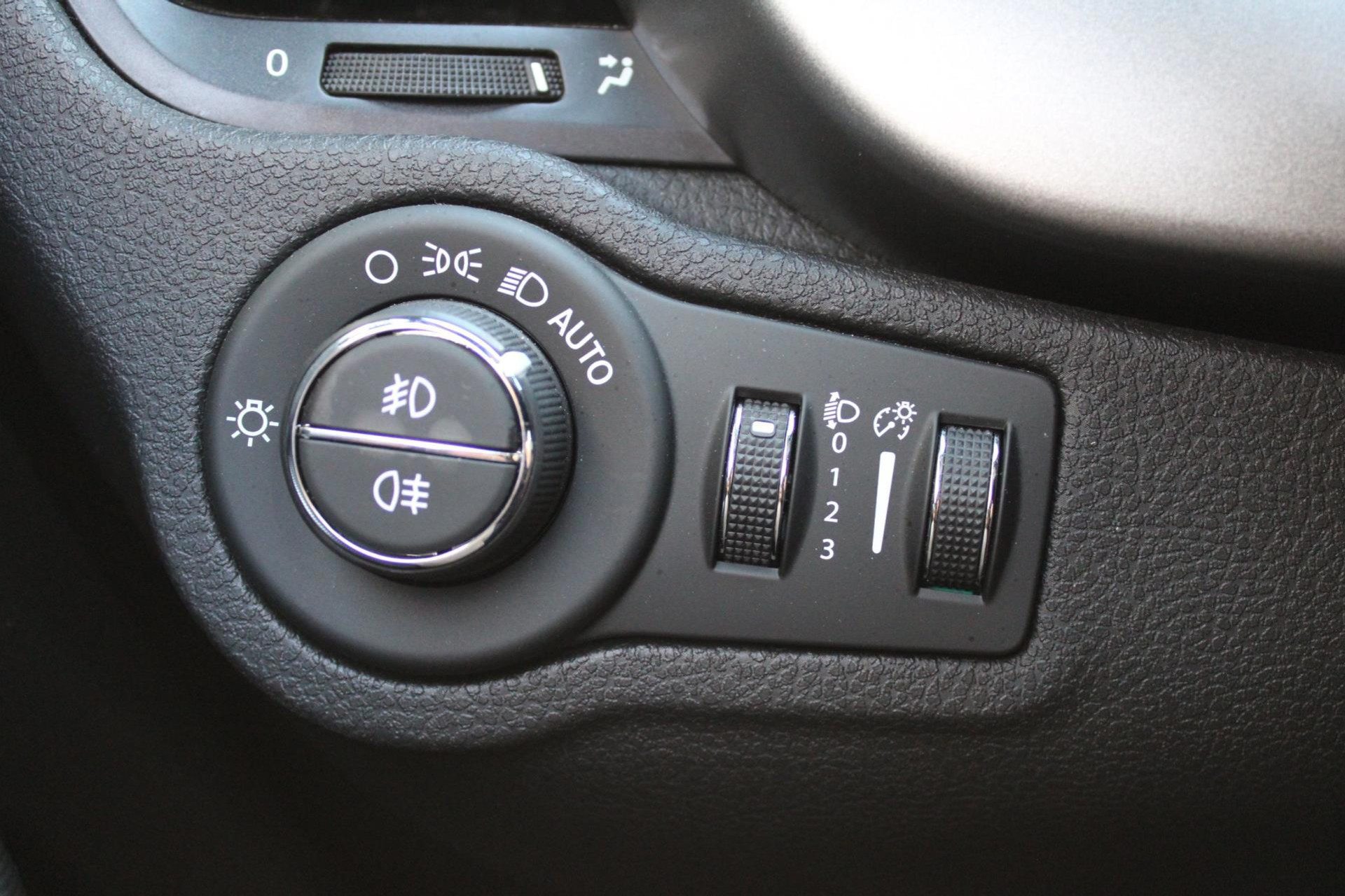 47509796-37.jpg