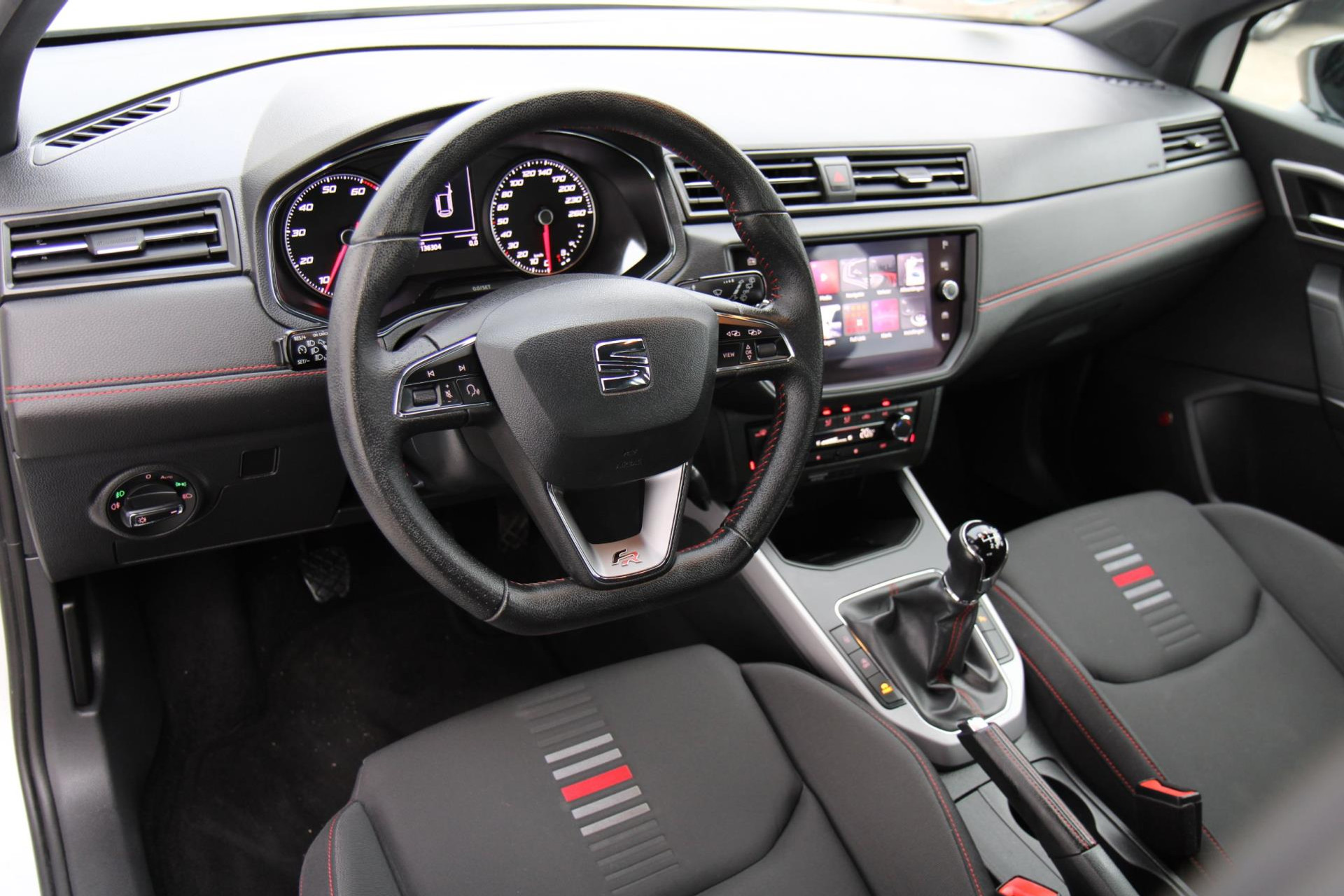 47516831-14.jpg