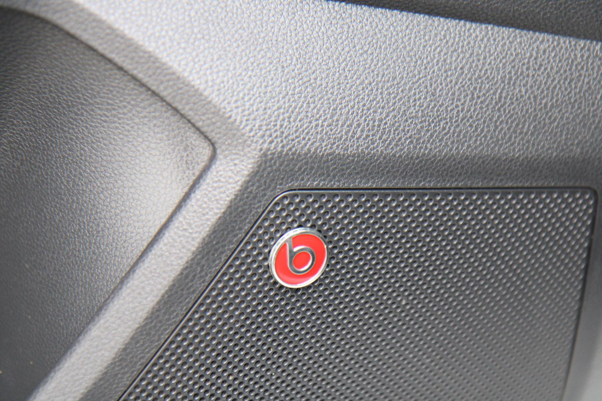 47516831-44.jpg
