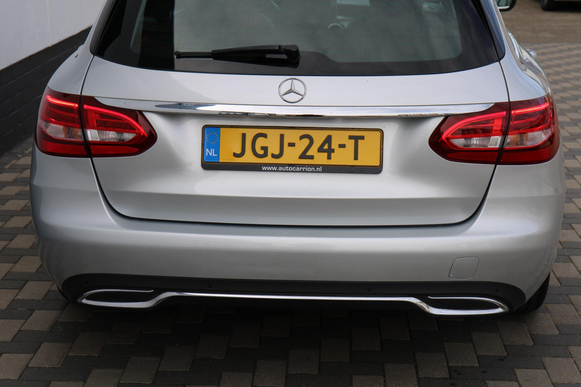 47540295-66.jpg