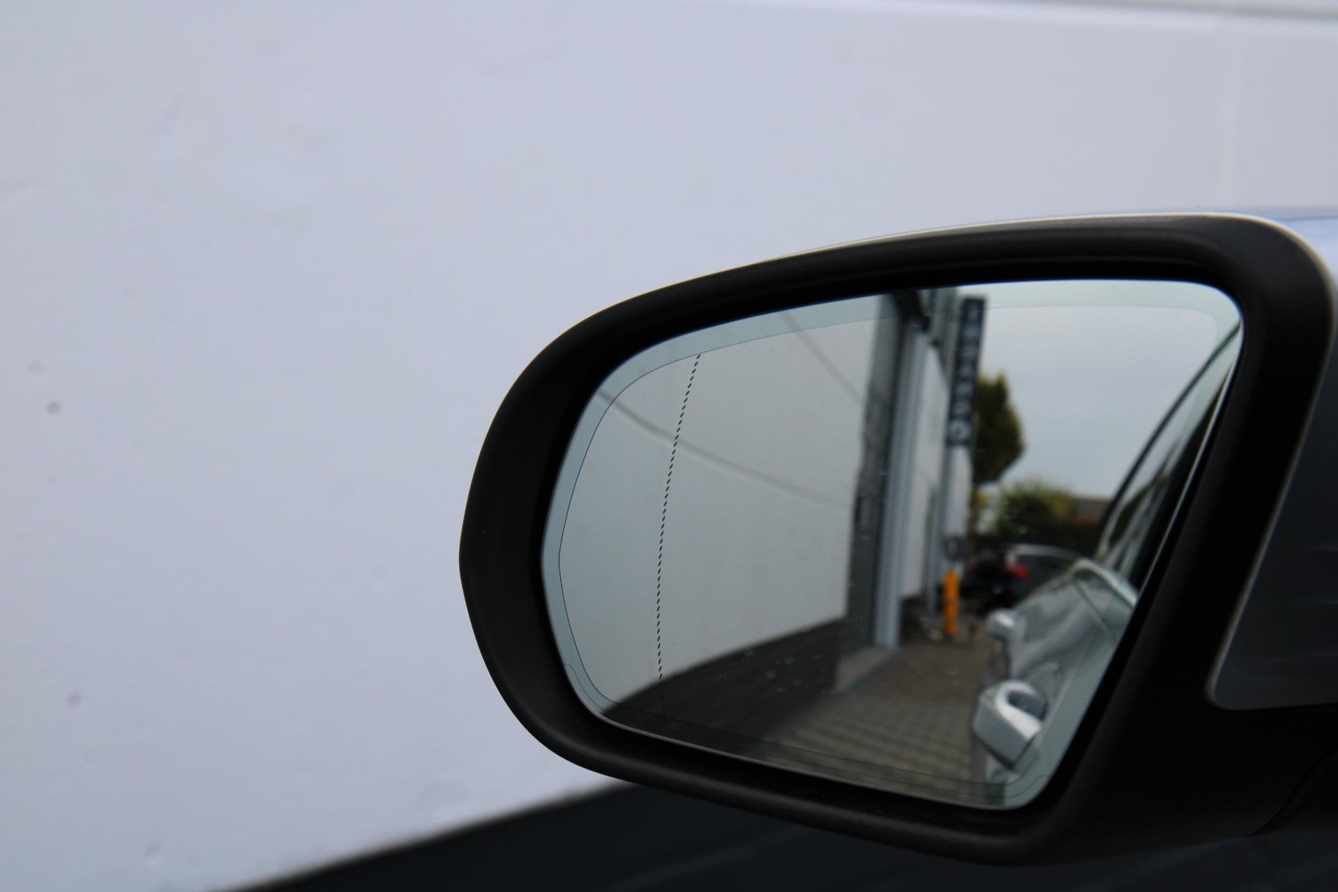 47540295-82.jpg