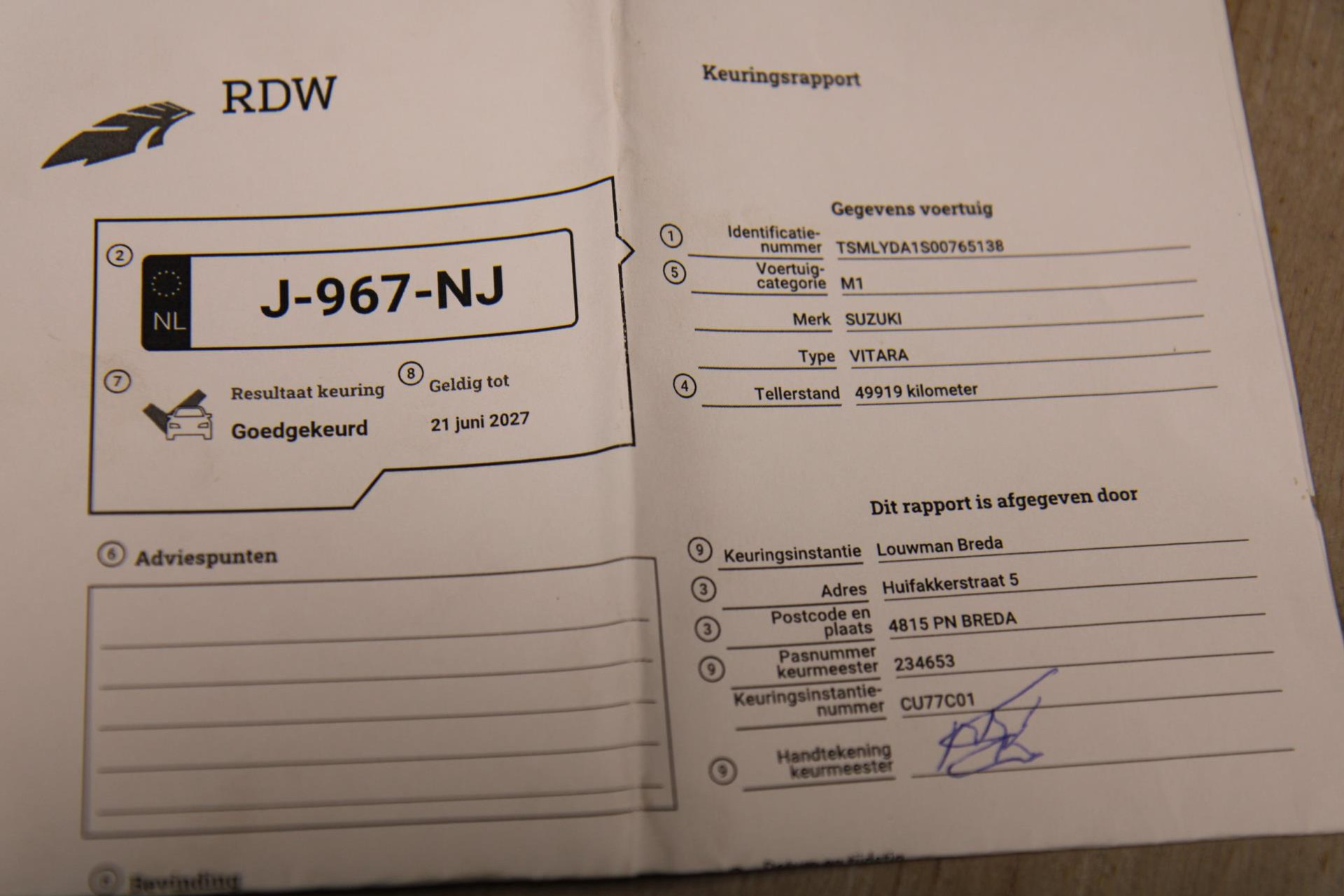 47586427-46.jpg