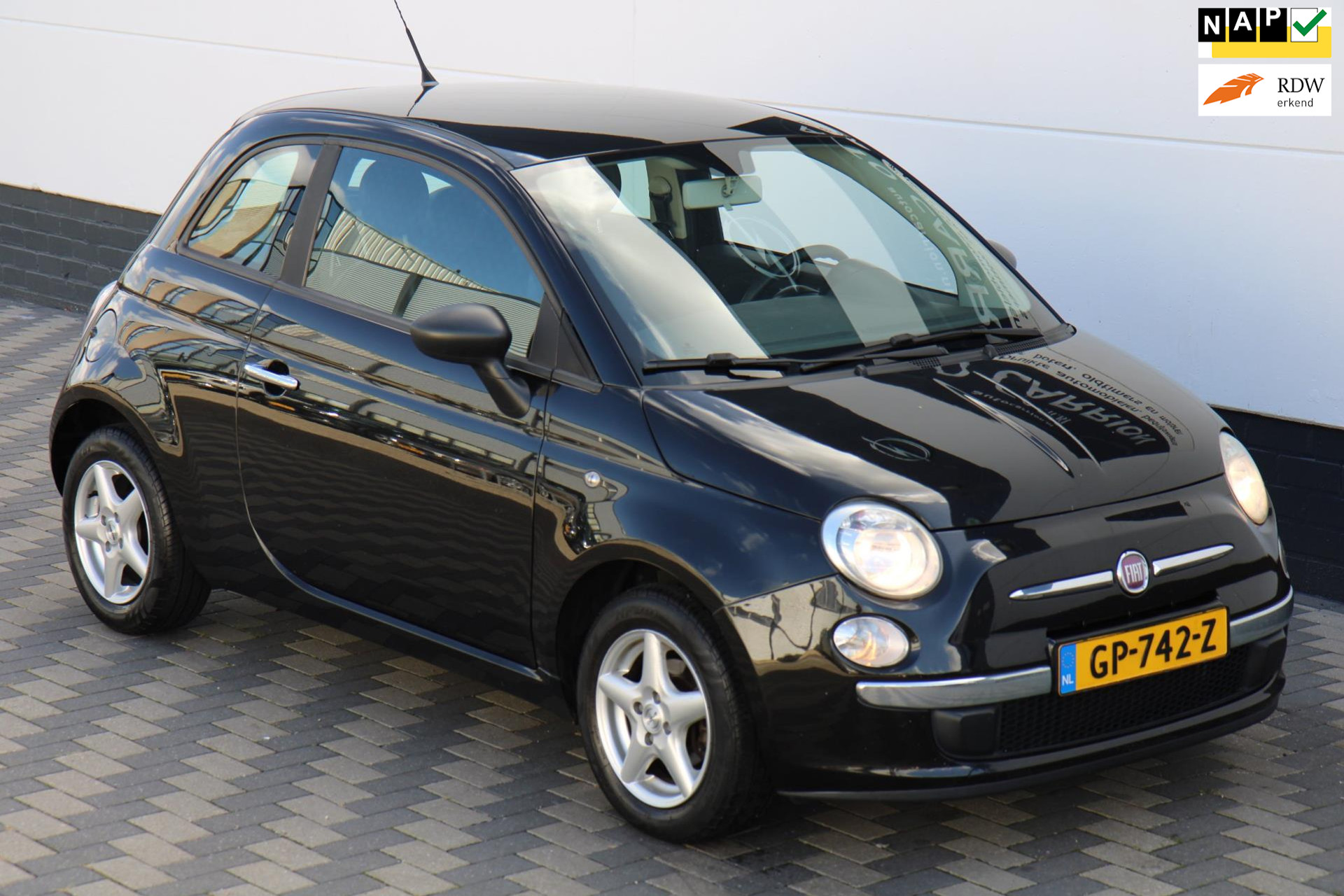 42793339-59.jpg