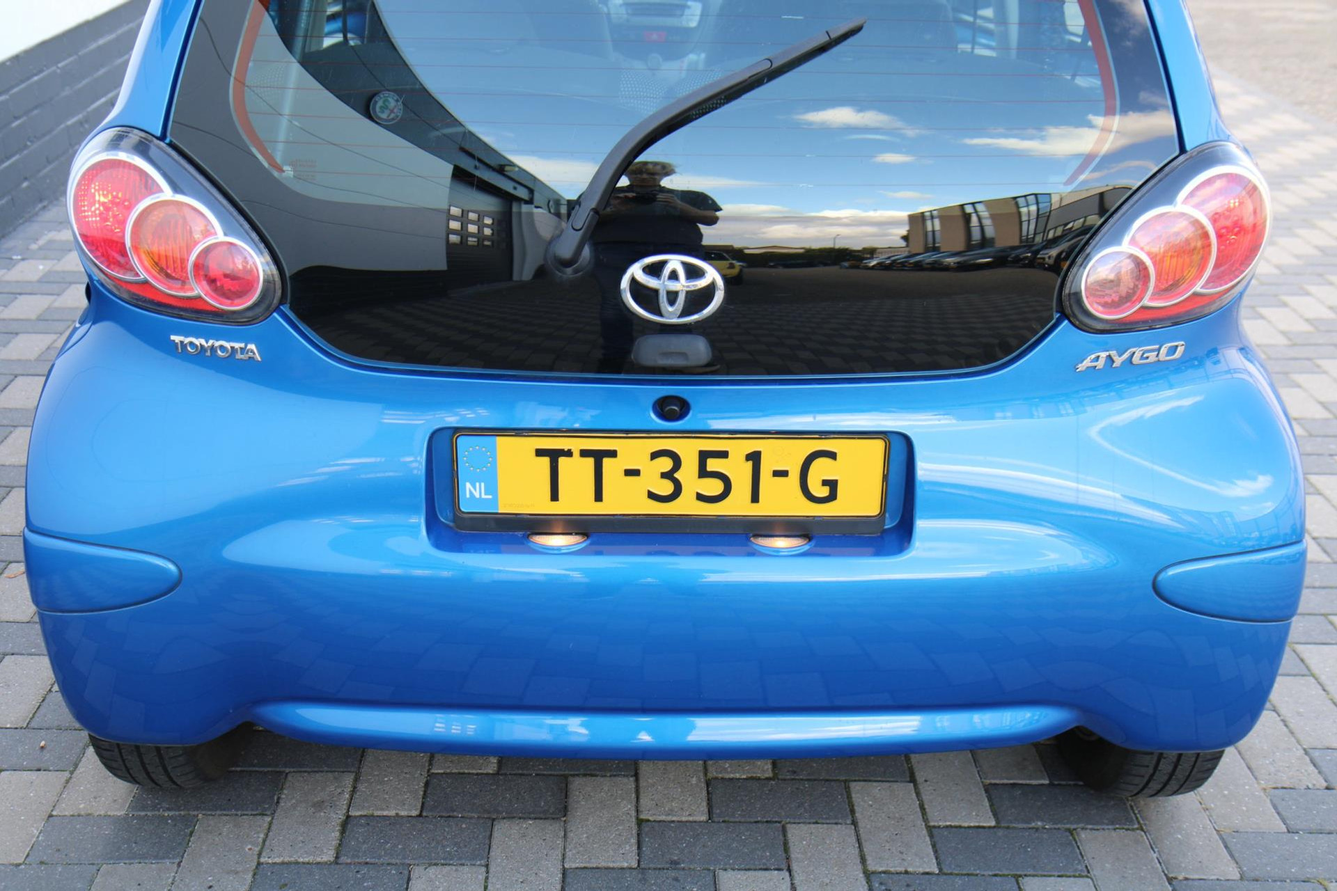 47643290-26.jpg