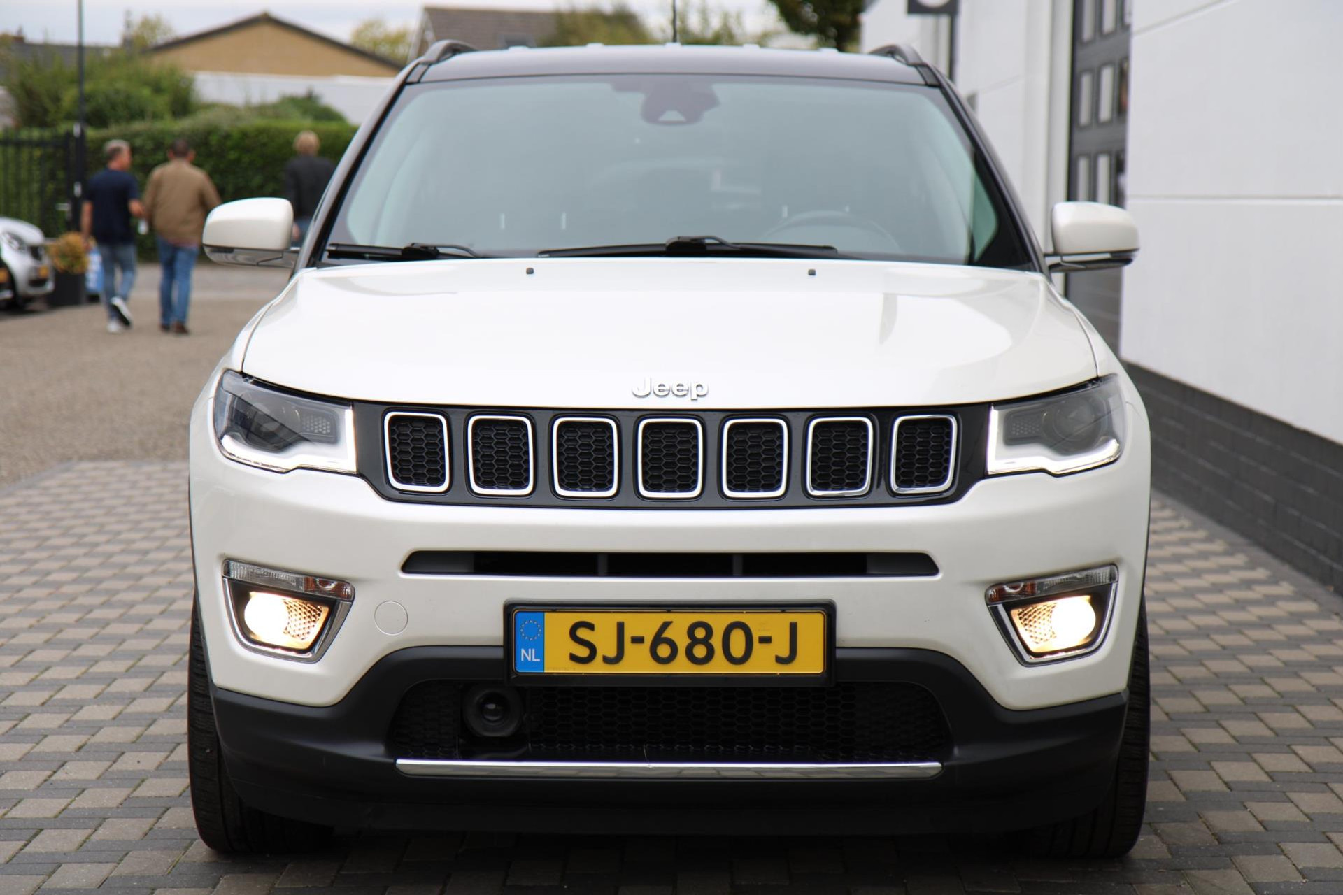 47716532-29.jpg