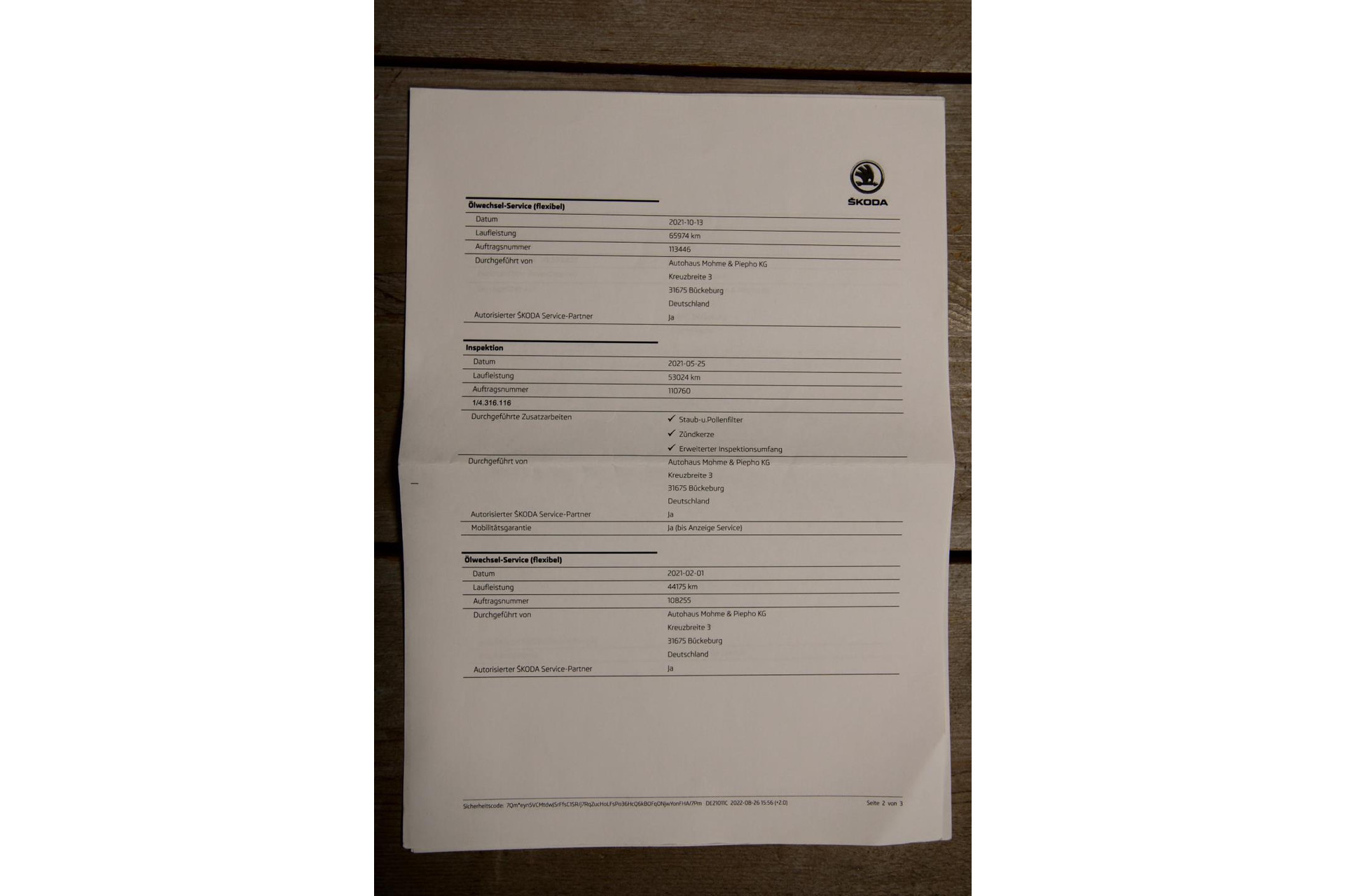 47716583-49.jpg