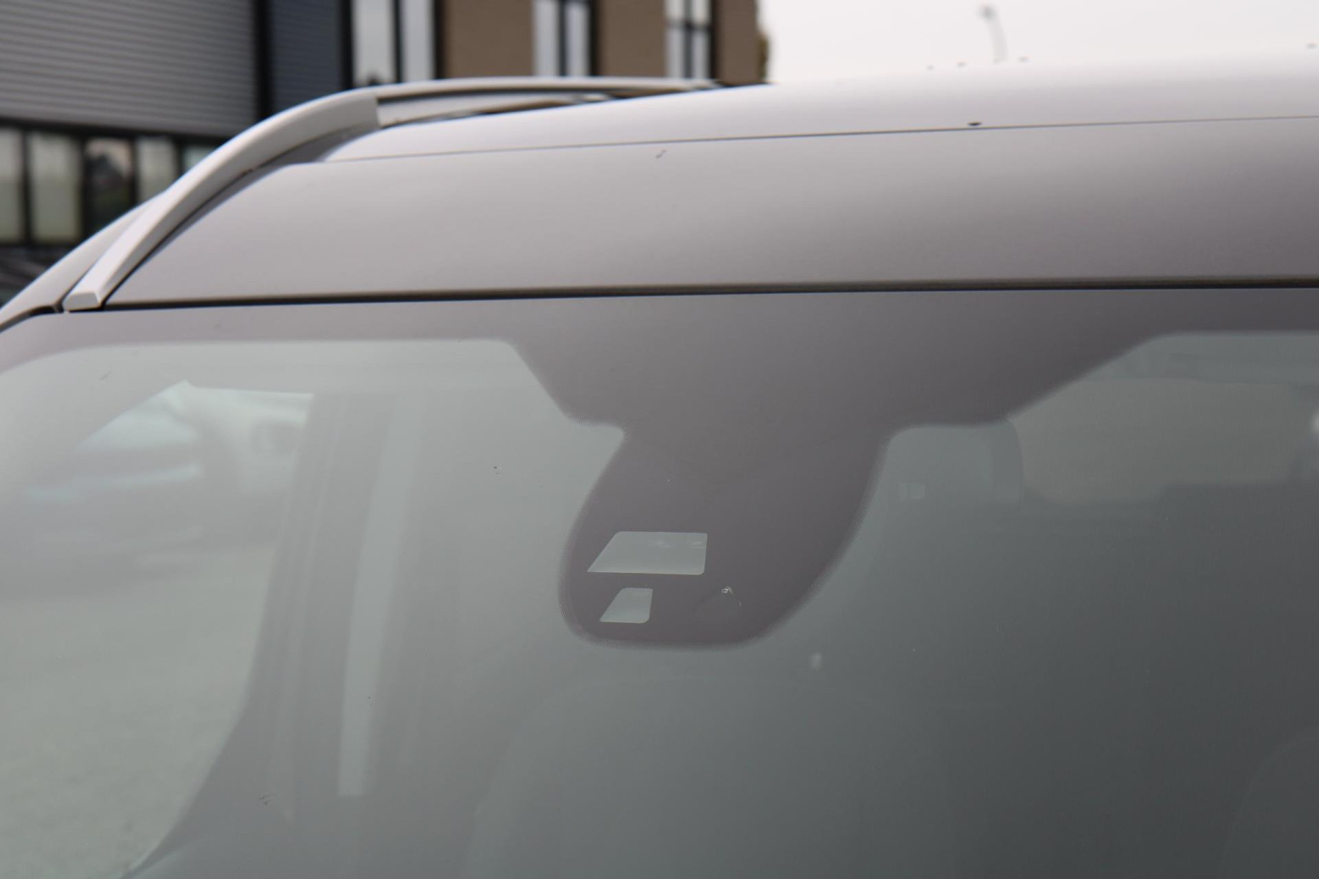 47716589-69.jpg