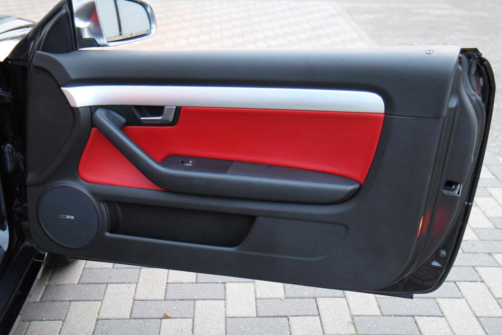 47767946-44.jpg