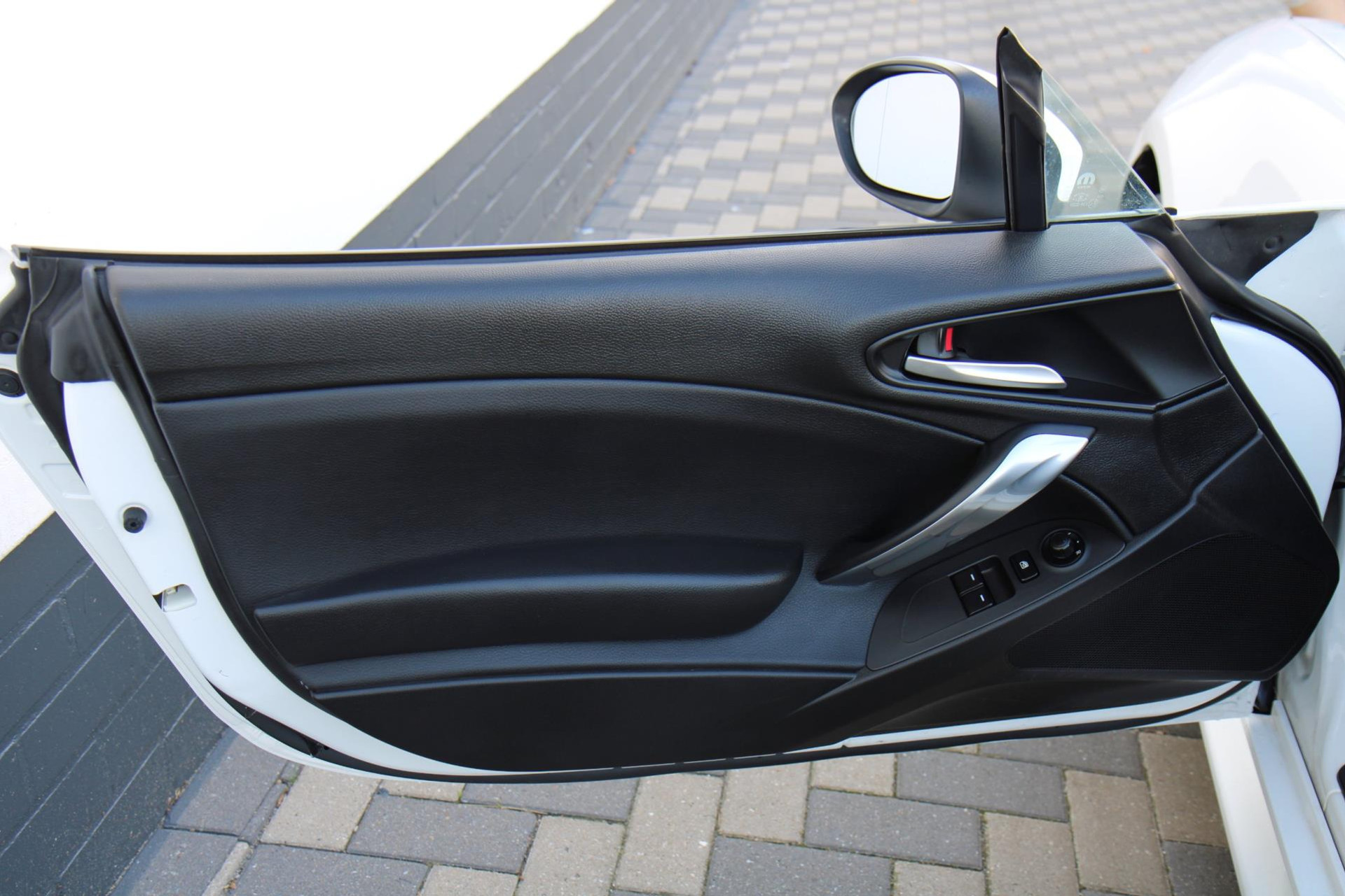 47768845-37.jpg