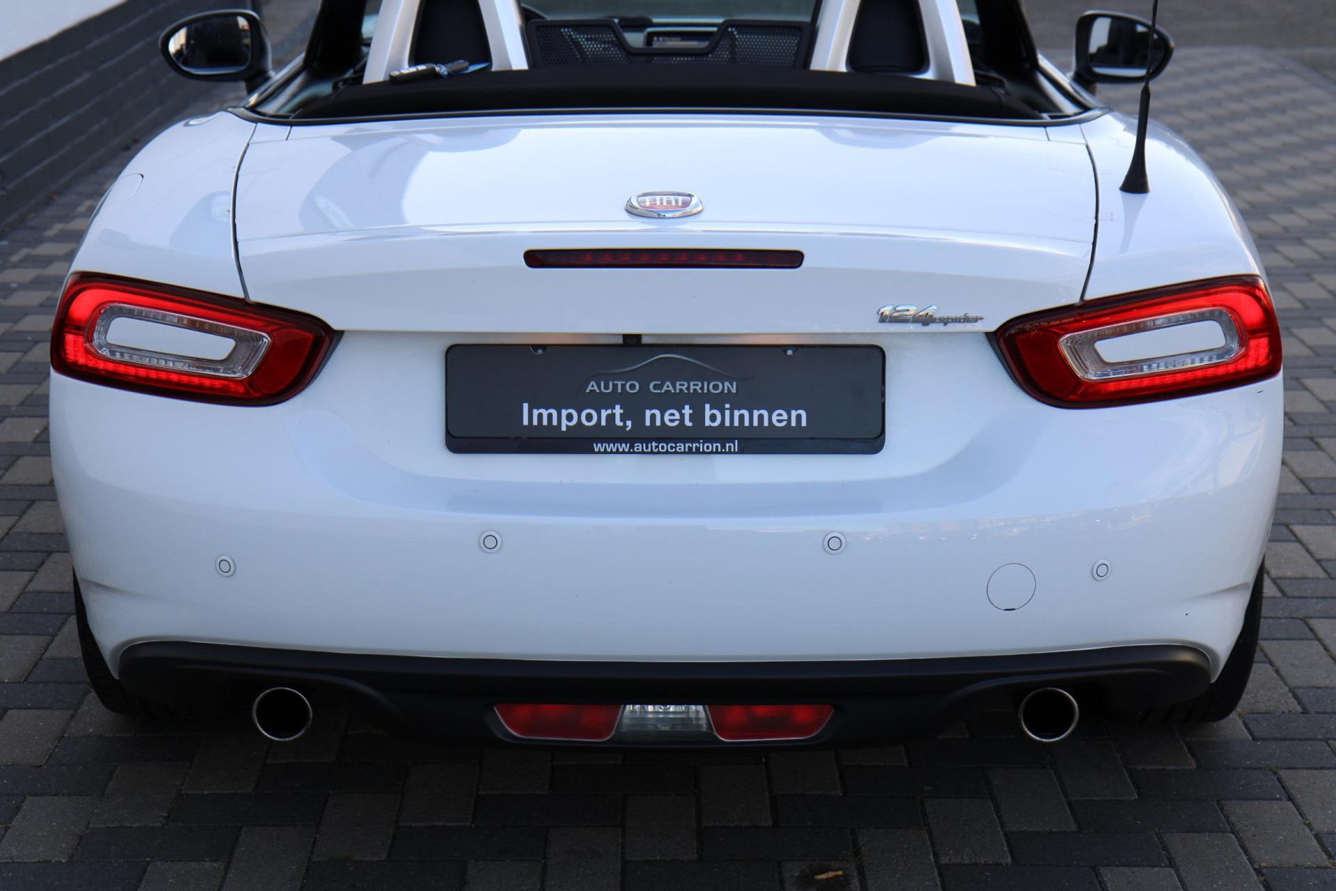 47768845-67.jpg