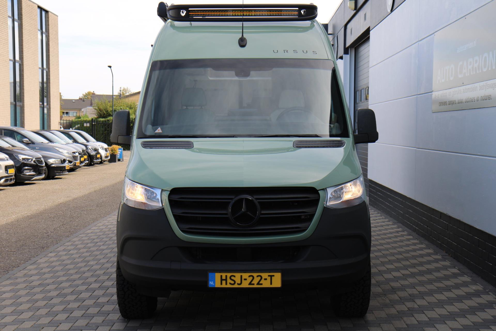 47781802-40.jpg
