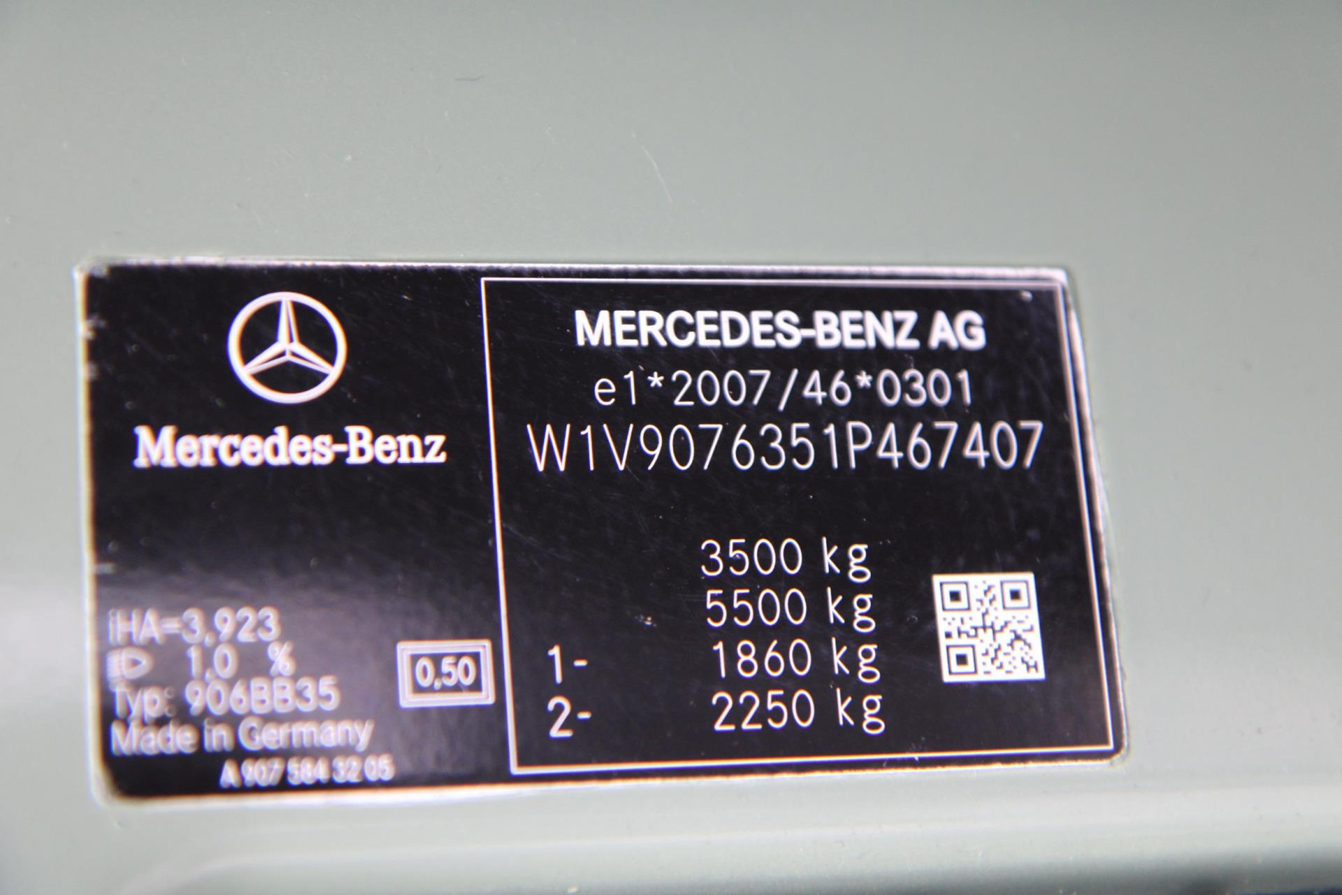 47781802-57.jpg