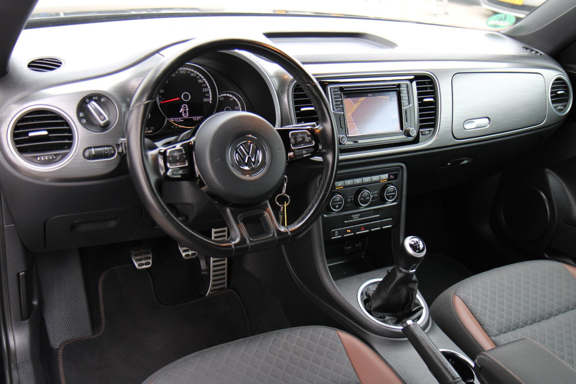 47950758-19.jpg