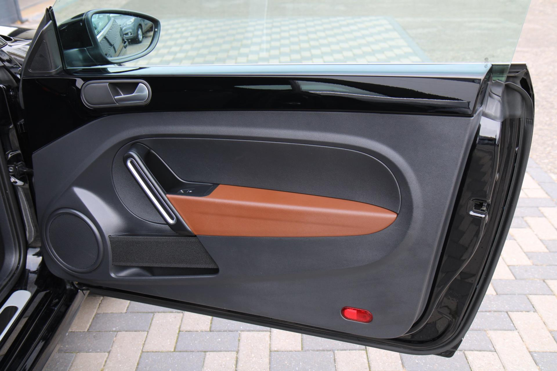 47950758-76.jpg