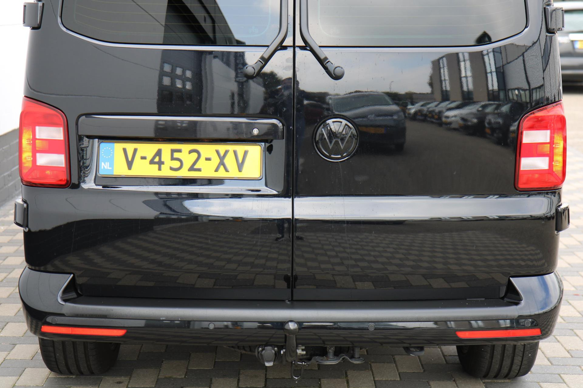 47950764-39.jpg
