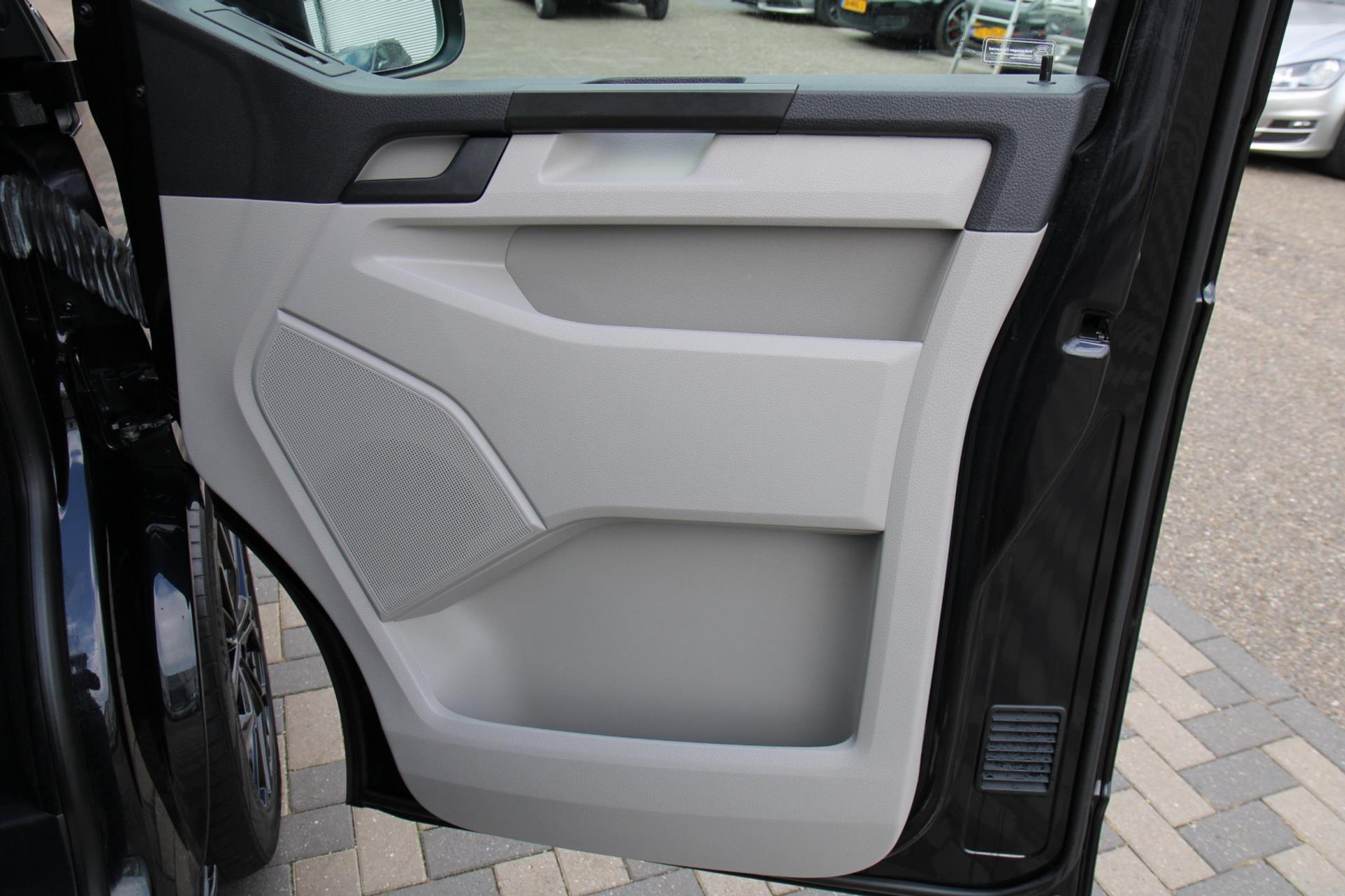 47950764-53.jpg