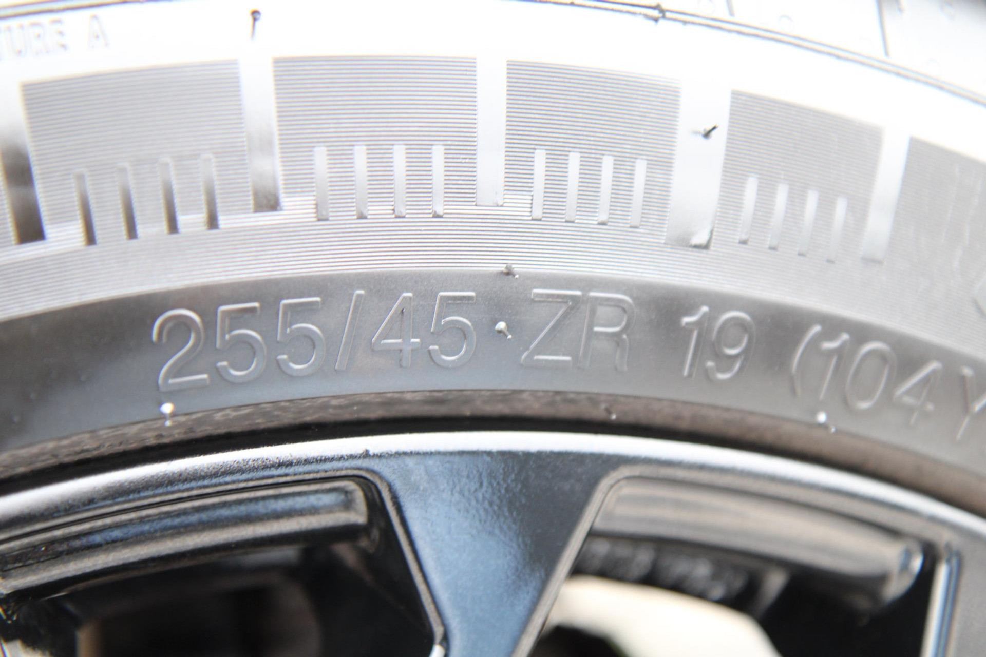 47950764-60.jpg