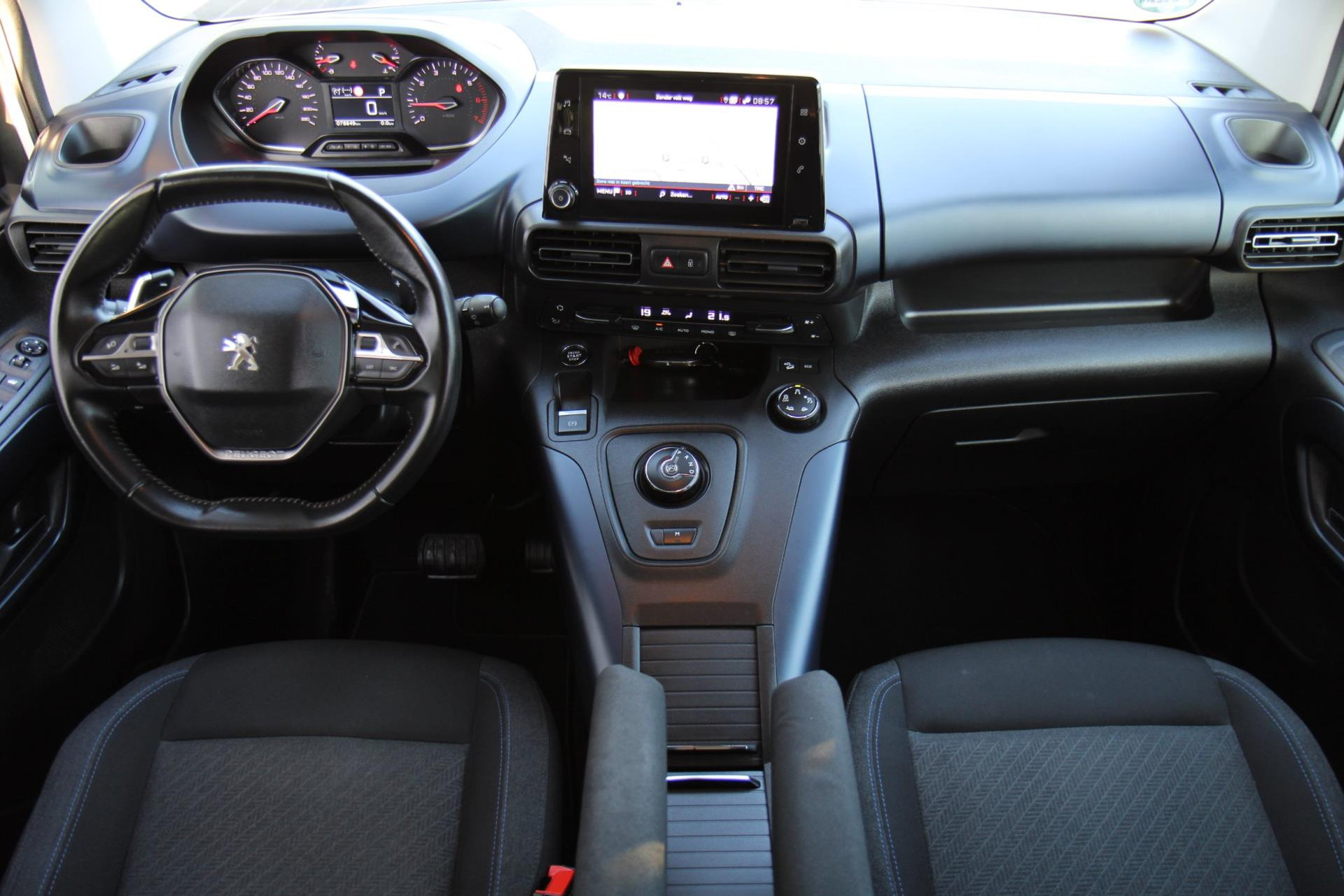 47950791-18.jpg