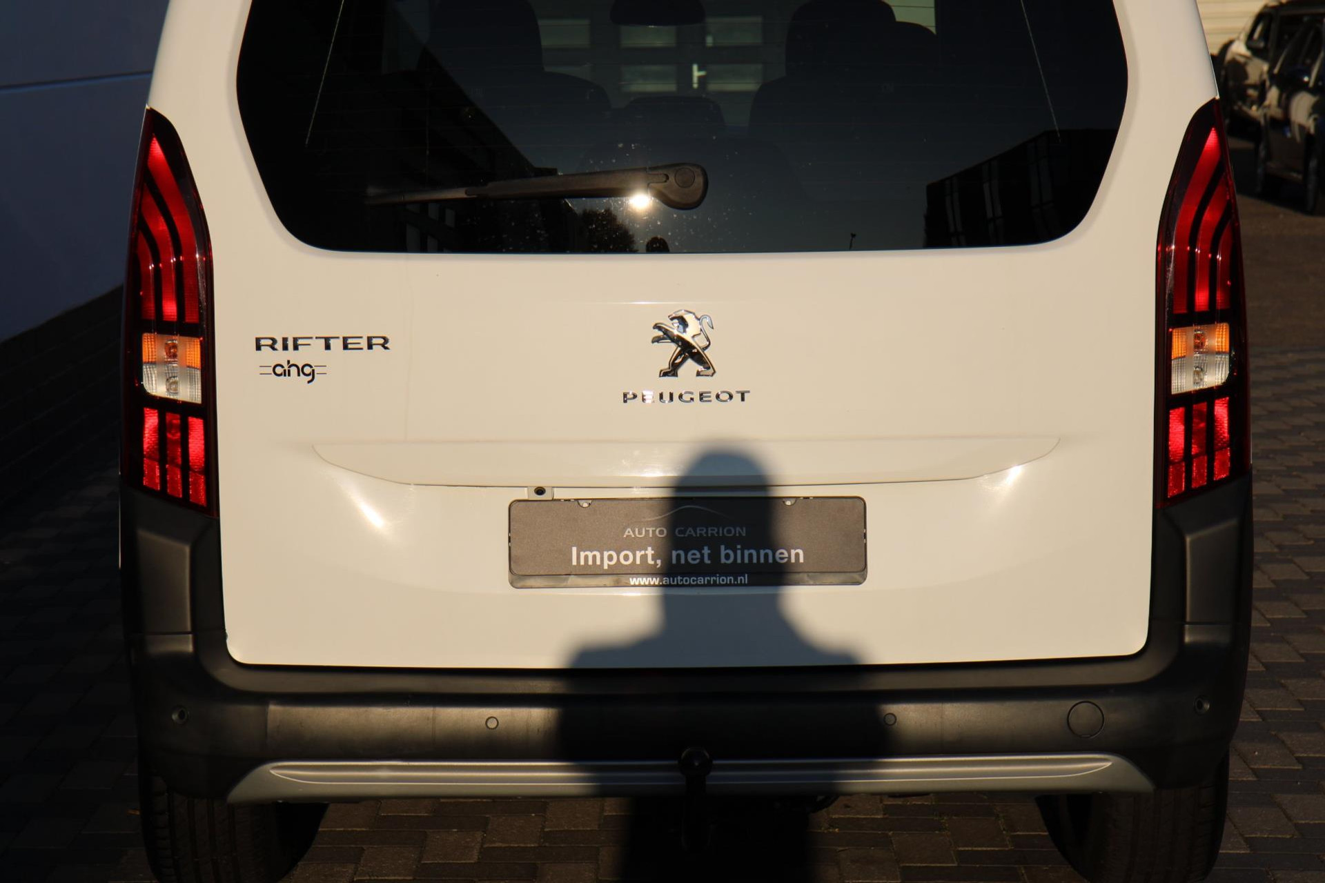 47950791-51.jpg