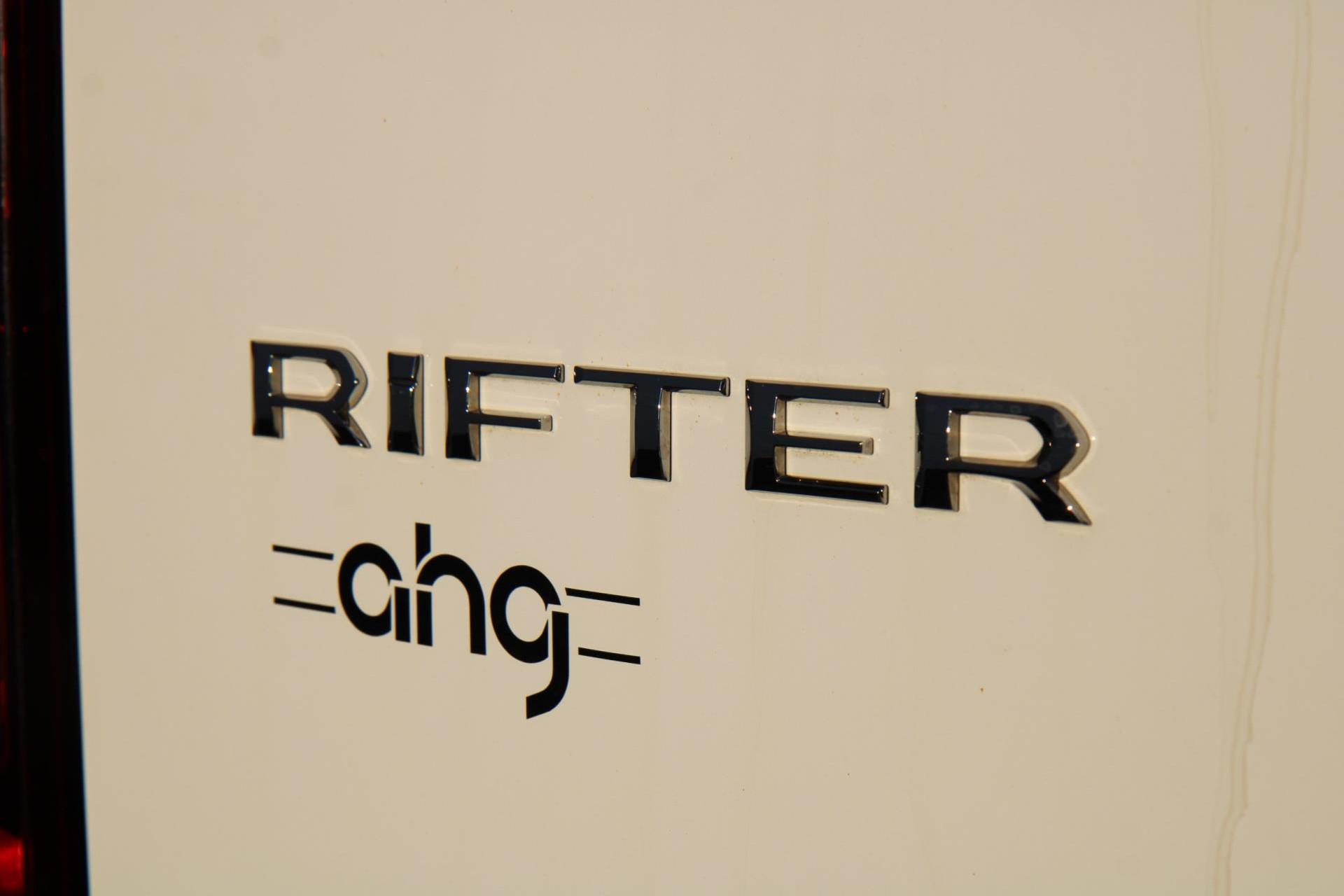 47950791-54.jpg