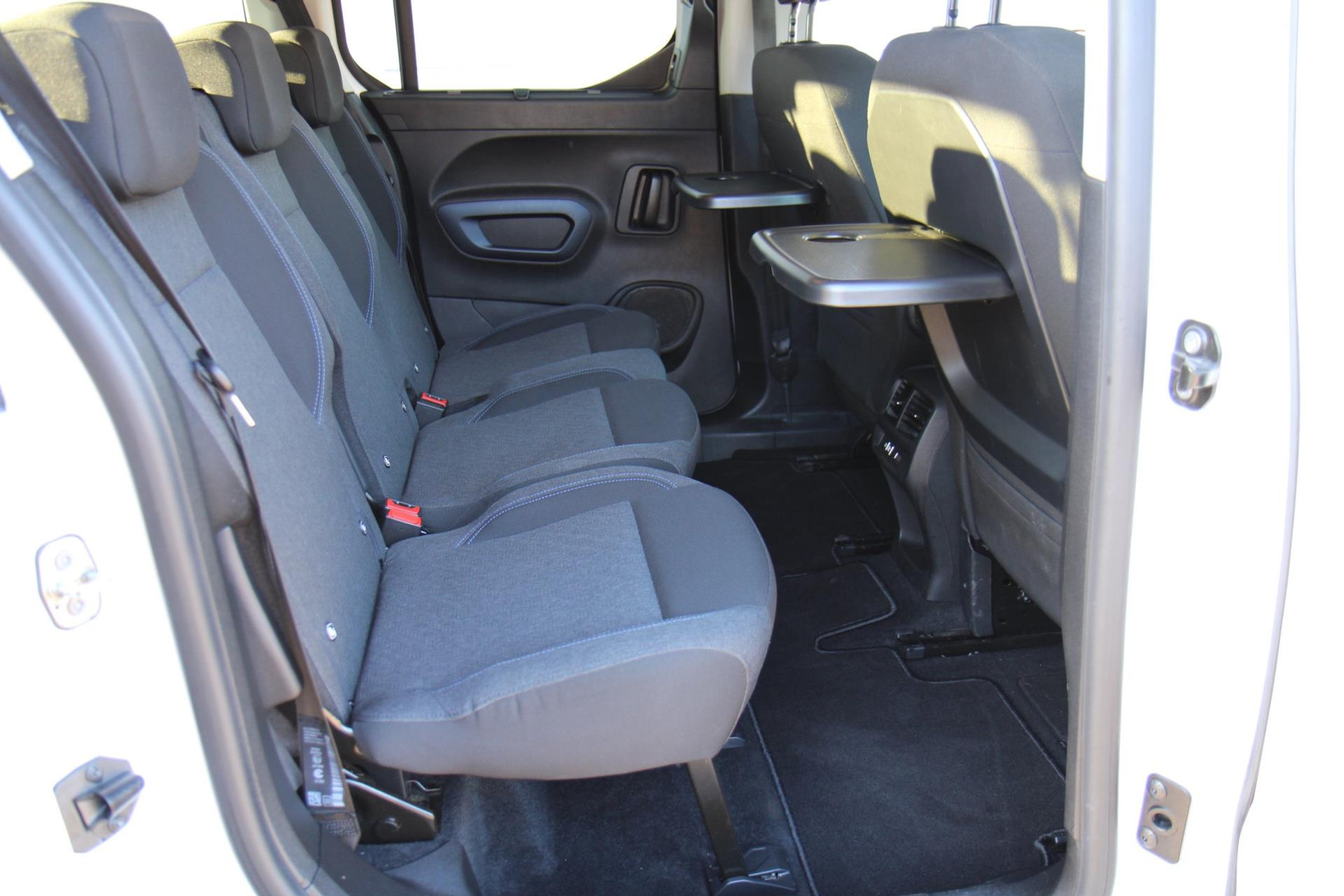 47950791-68.jpg