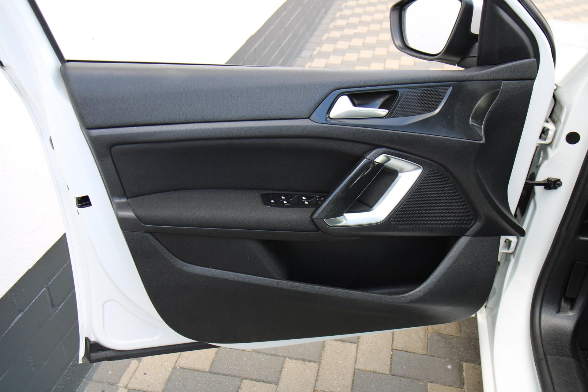 47995466-63.jpg