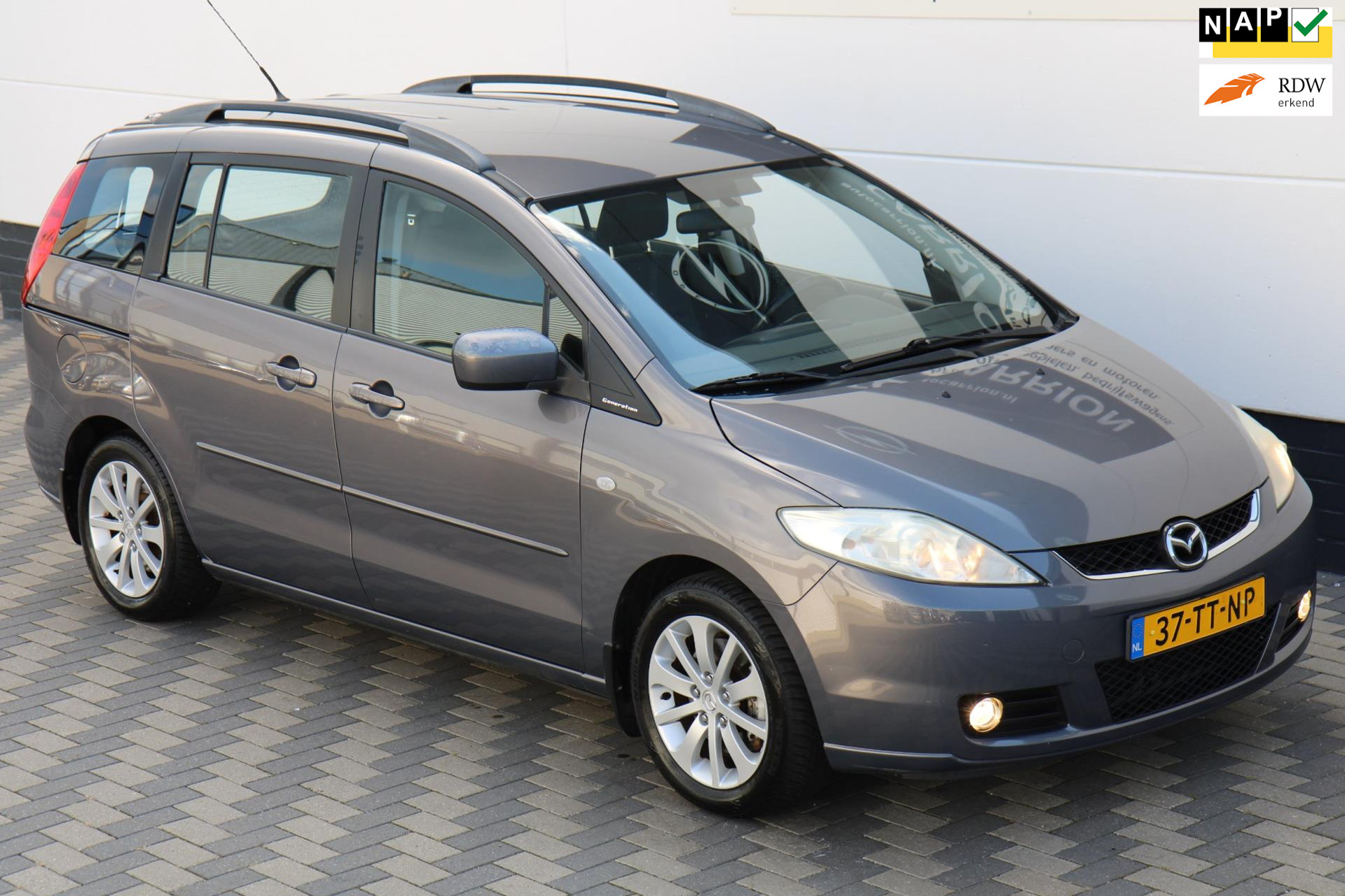 47995466-78.jpg