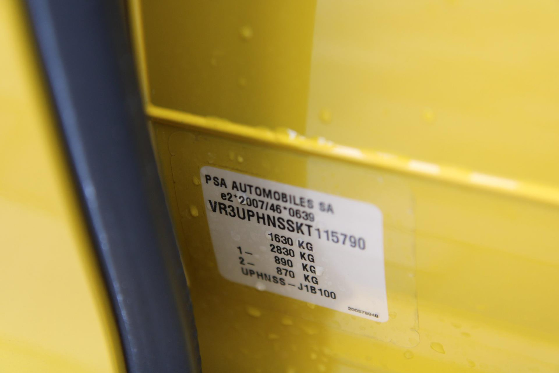 48090426-57.jpg
