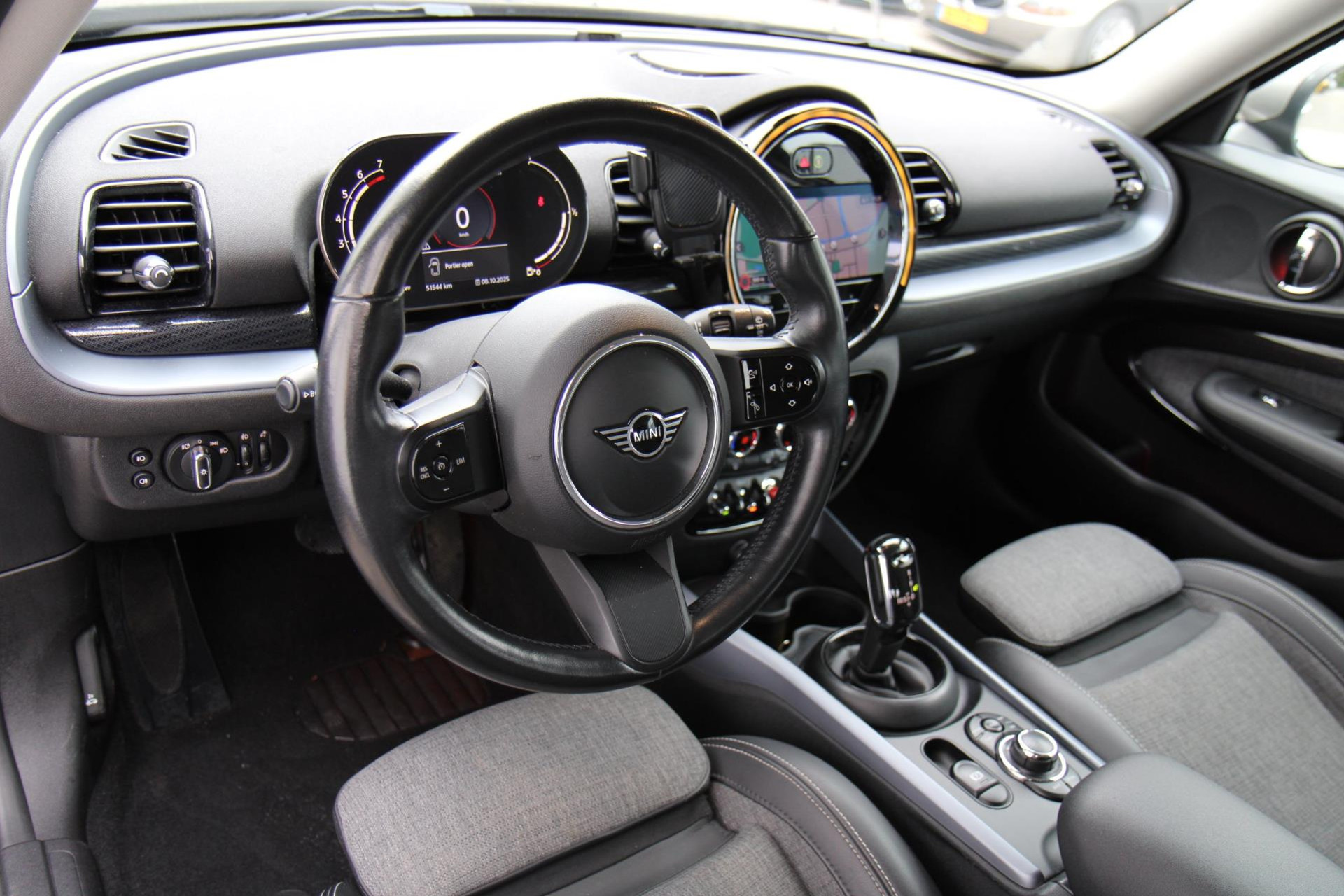 48236163-13.jpg