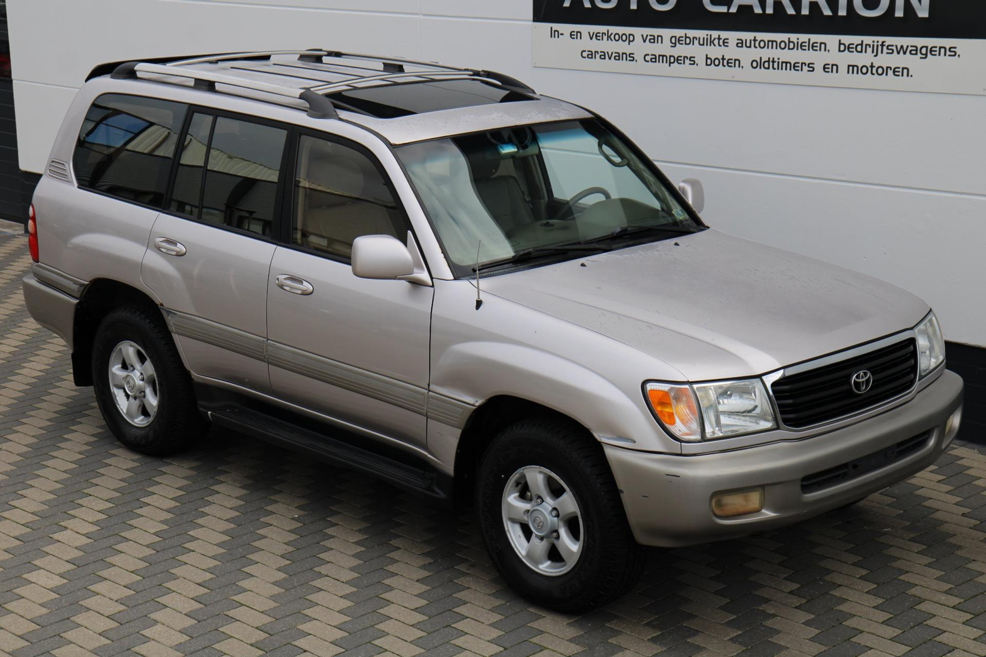 47170823-95.jpg