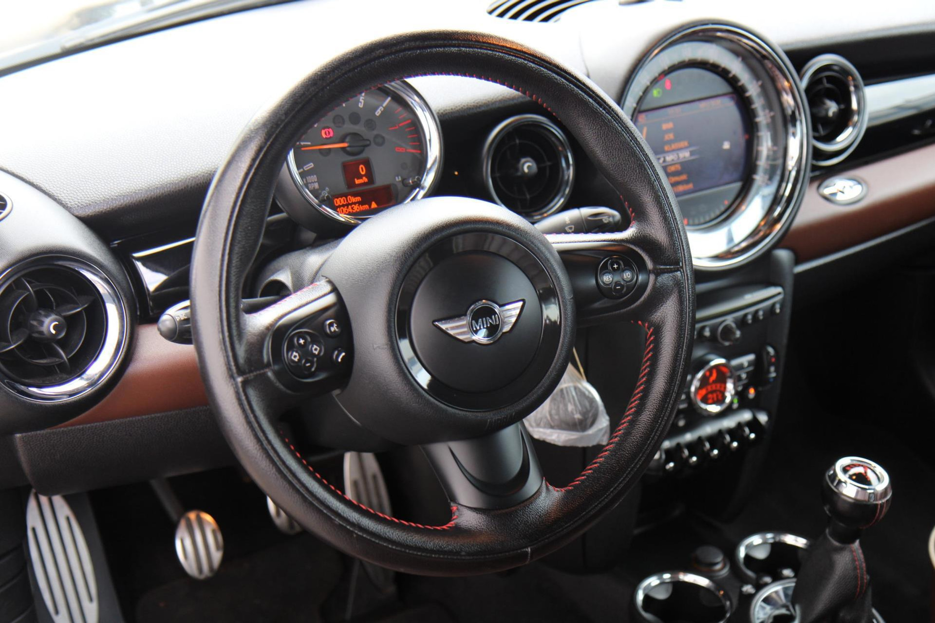 48305631-10.jpg