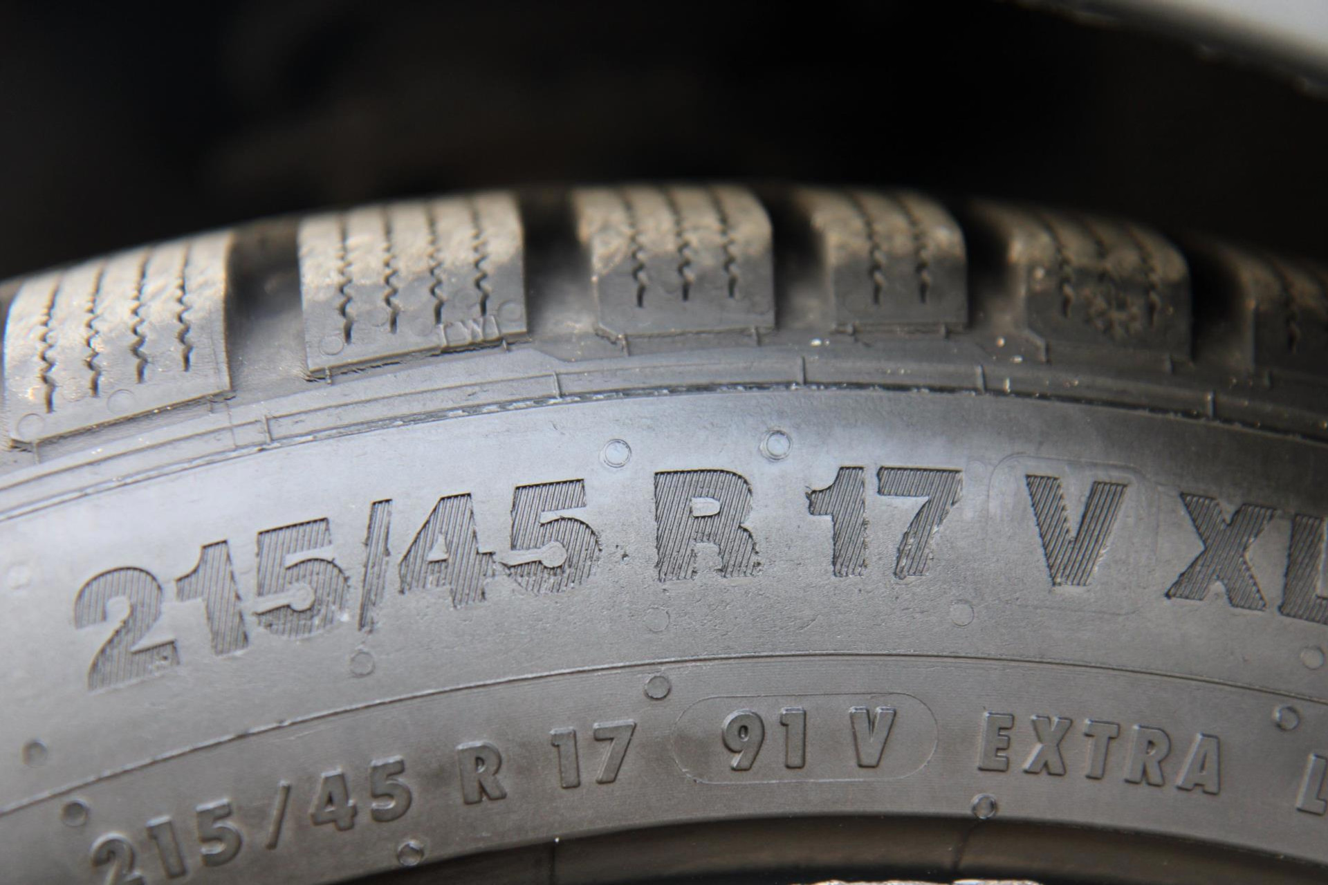 48305631-56.jpg