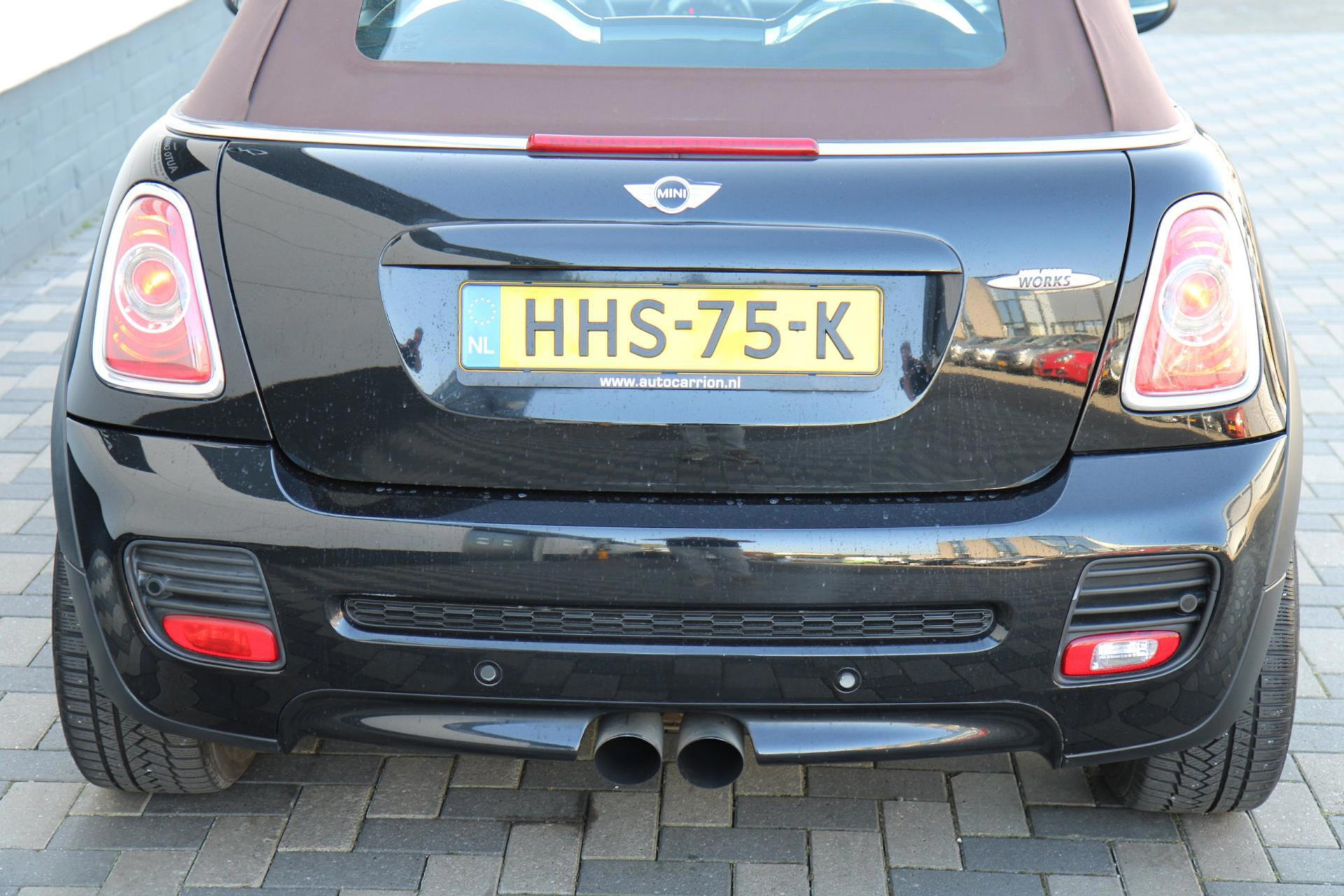 48305631-57.jpg