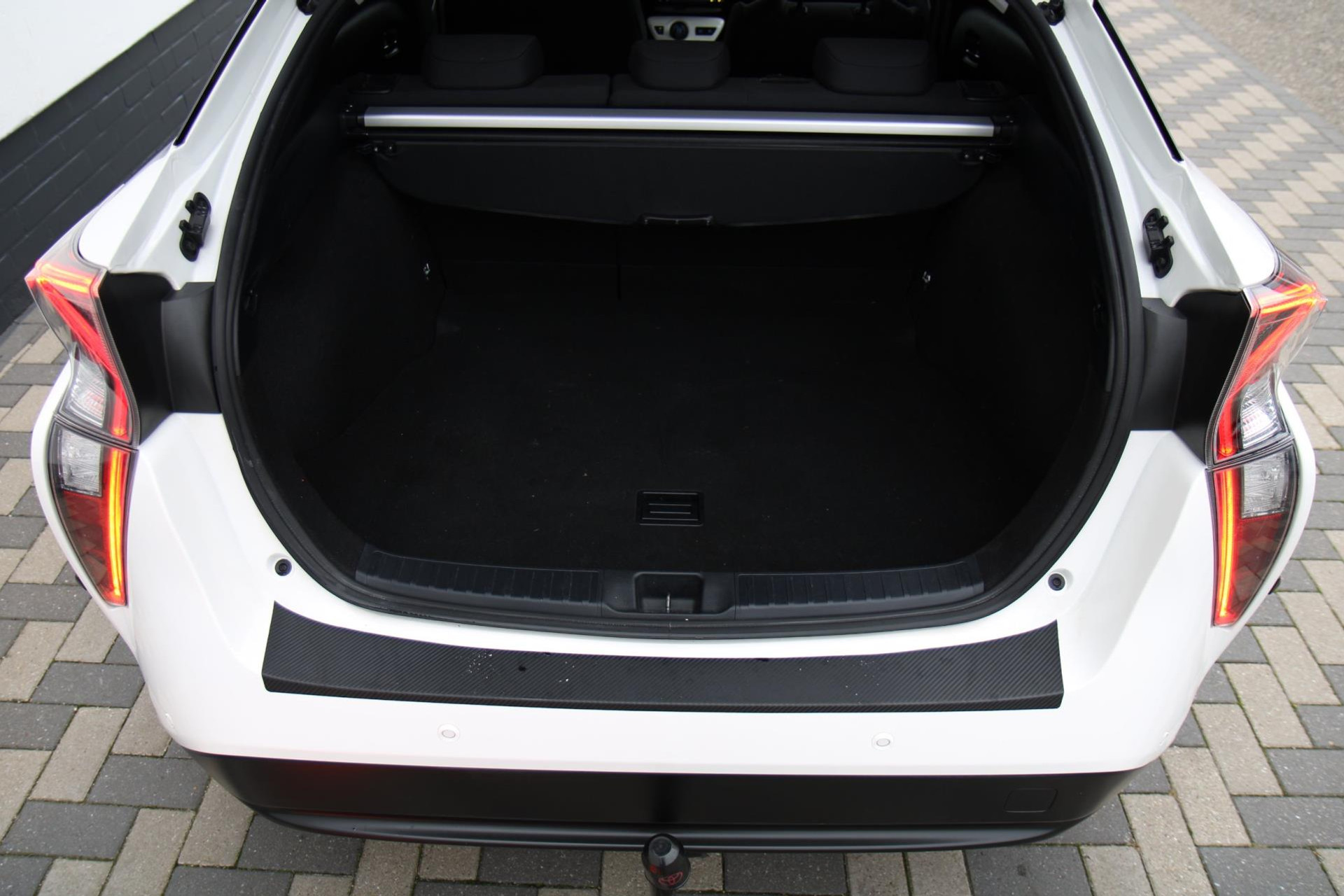 48306949-50.jpg