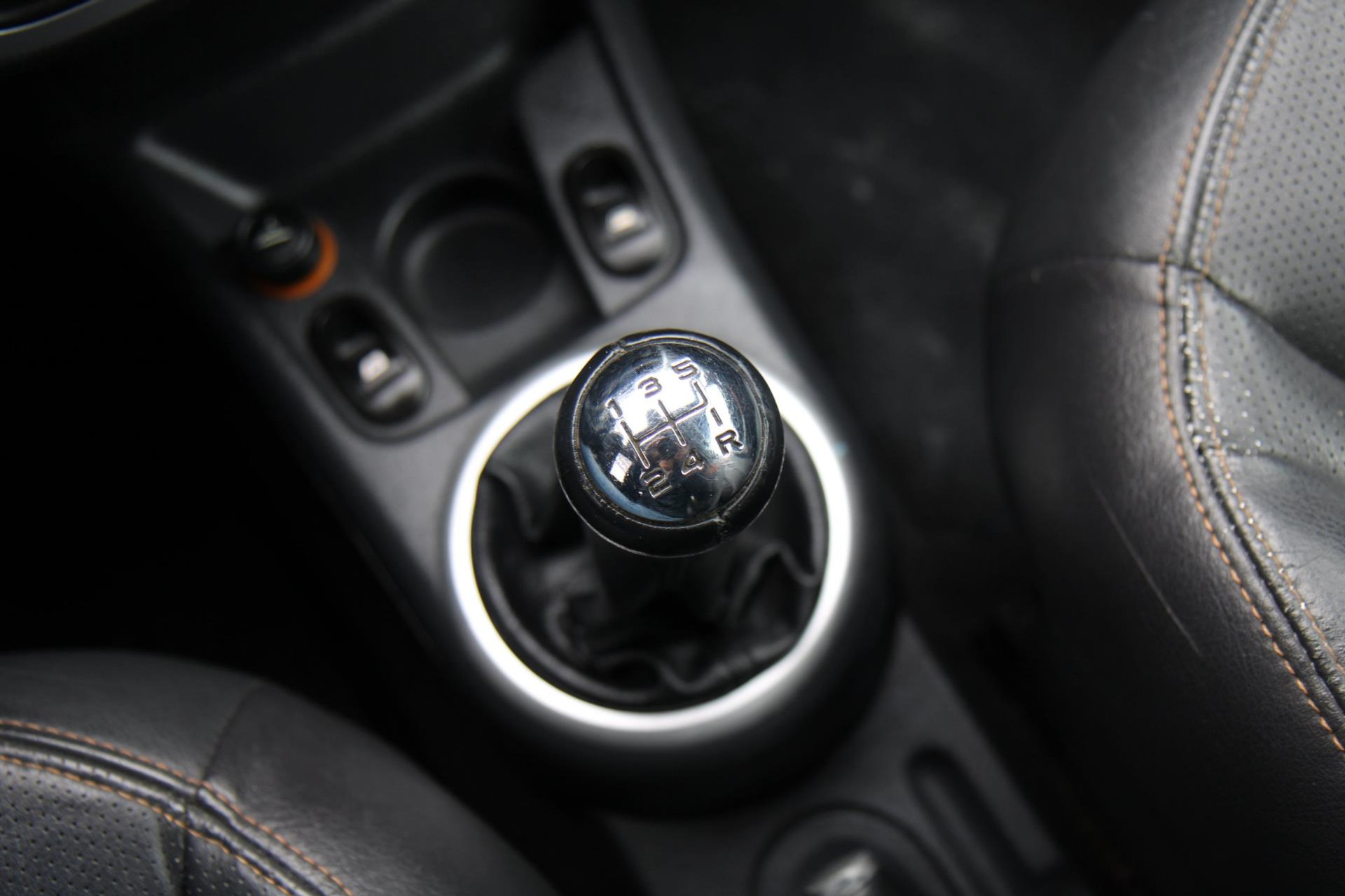48561748-24.jpg