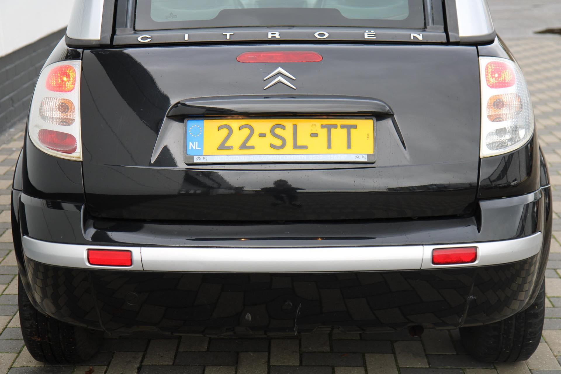 48561748-42.jpg