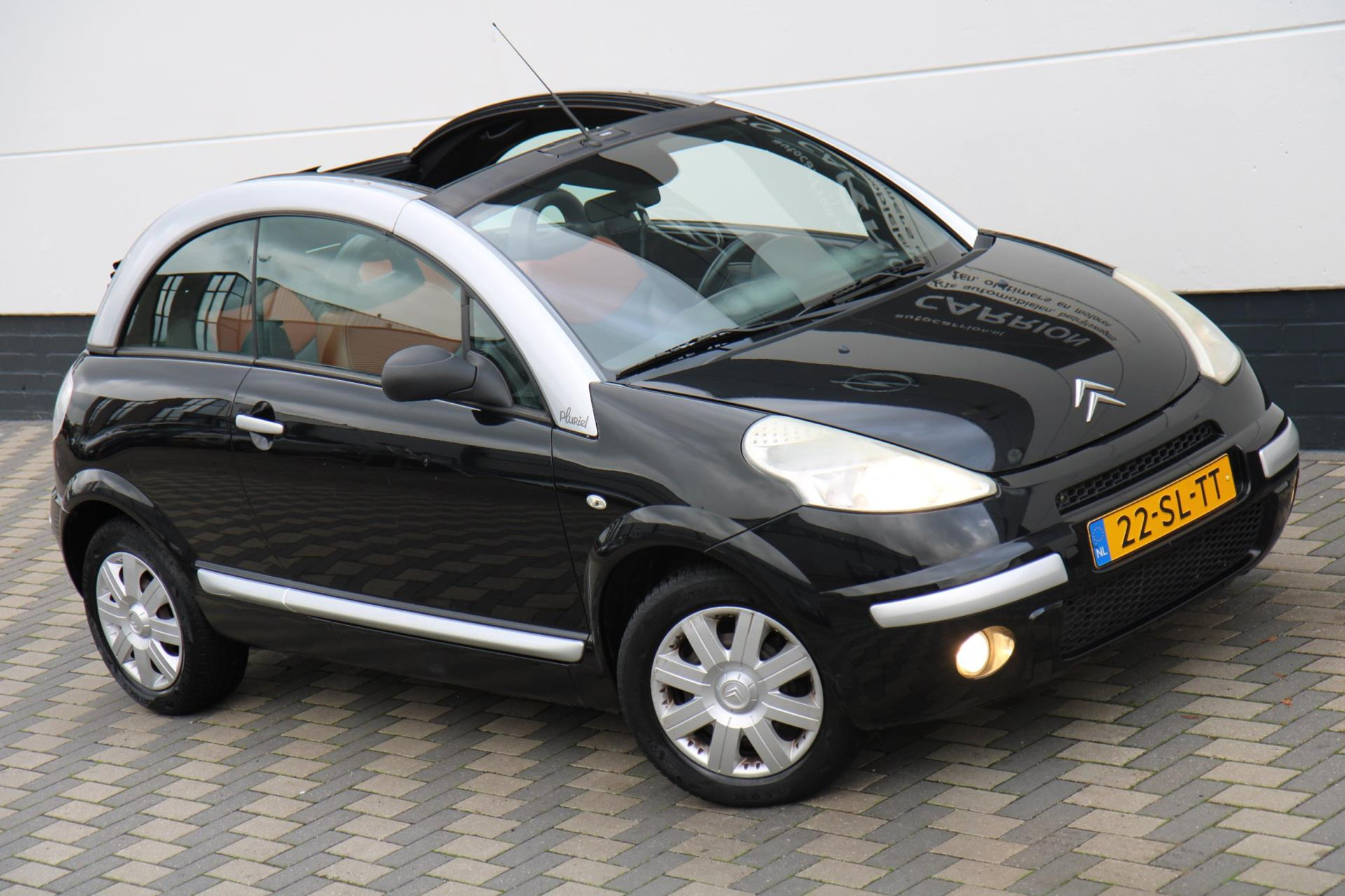 48561748-56.jpg