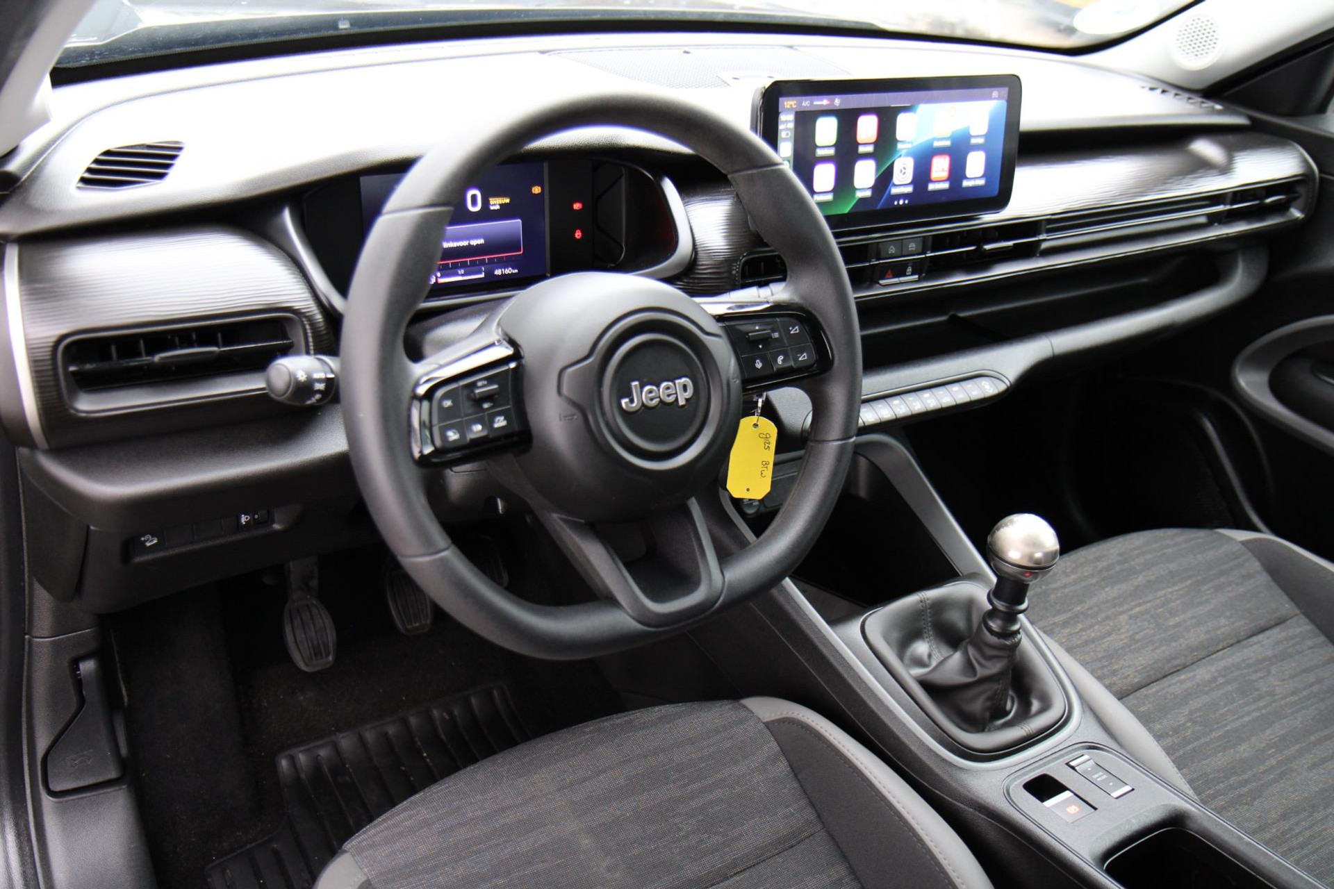 48634870-14.jpg