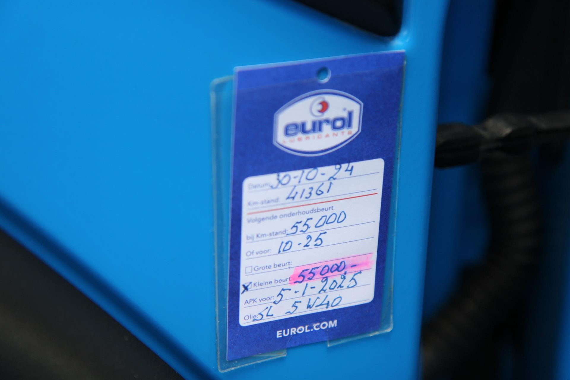 48649298-26.jpg