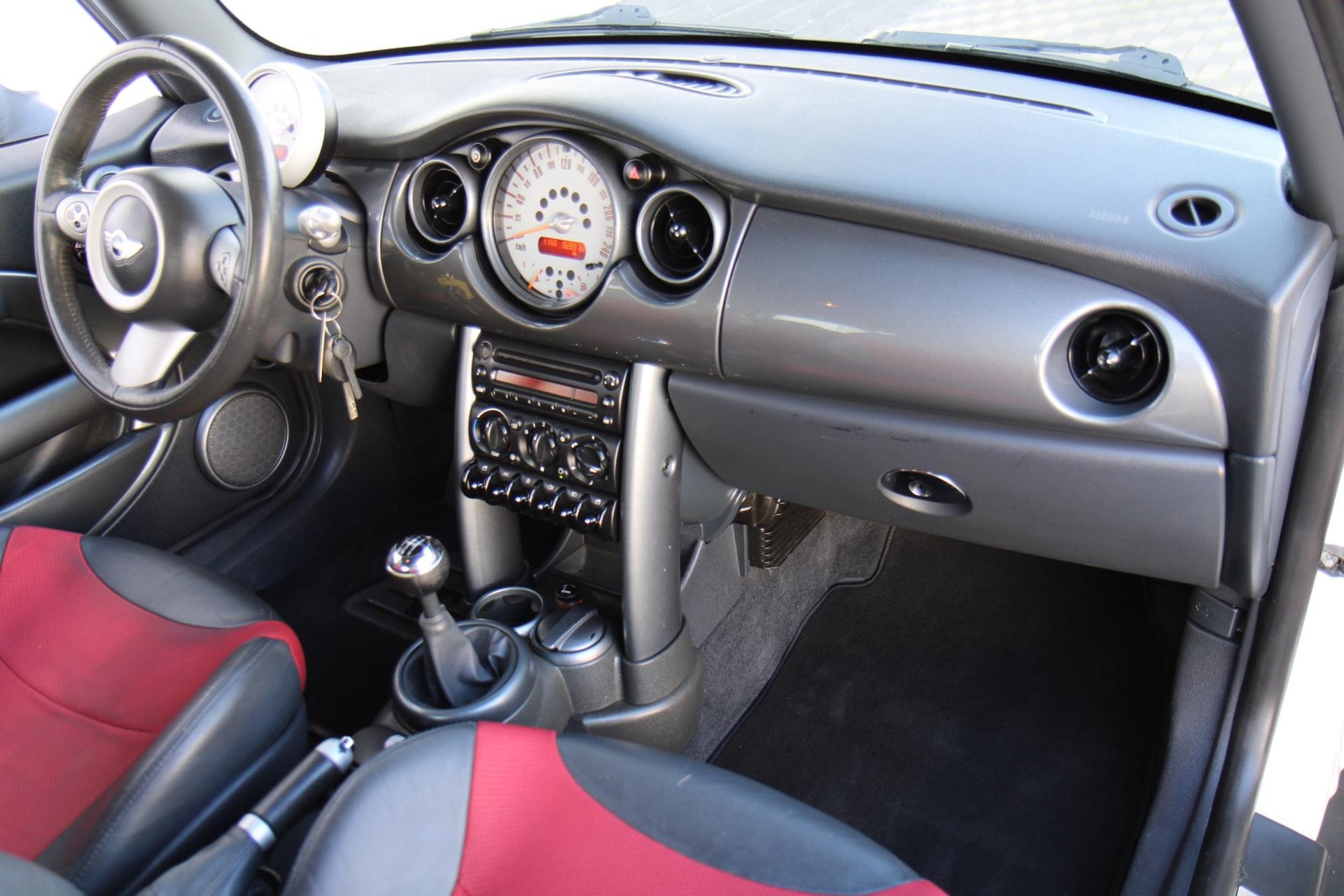 48651861-38.jpg